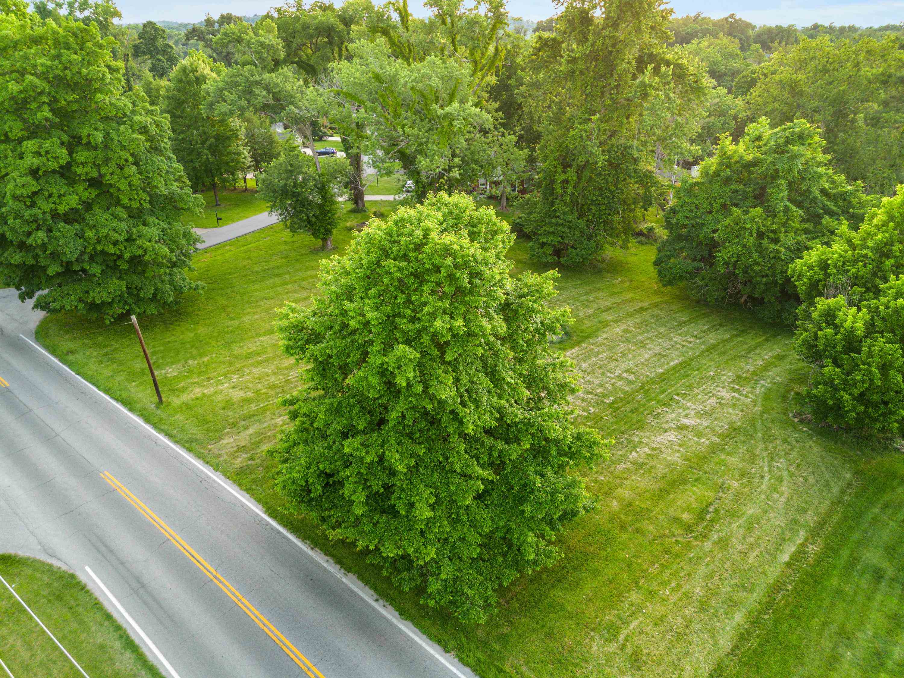https://zimg.paragon.ice.com/ParagonImages/Property/PH/AABRKY/60170/6/0/0/857c7c246e7550ede2cd60967f07d8f1/0/4af9026ce59d77e449b22bb474773e12/60170-cfabecf1-e338-4842-937a-39e66cb296e1.JPG