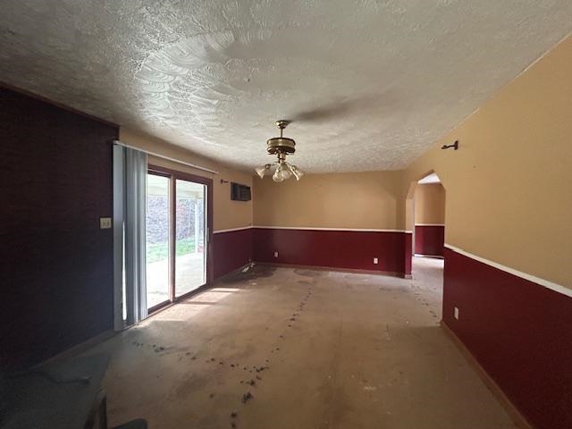 https://zimg.paragon.ice.com/ParagonImages/Property/PH/AABRKY/60185/11/0/0/022b739ce6e17108fea8b143883e2779/0/b3da56c538e91358dc67fbb4b1bad925/60185-52098fe3-0aa0-4d5c-8eab-2ff6163aecfb.JPG