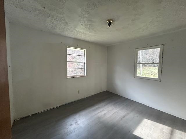 https://zimg.paragon.ice.com/ParagonImages/Property/PH/AABRKY/60185/3/0/0/ee9e7fd46c74c33b9fabac0812e76587/0/b3da56c538e91358dc67fbb4b1bad925/60185-6ade1662-ffff-4d4a-a3f3-7efe2d860de5.JPG