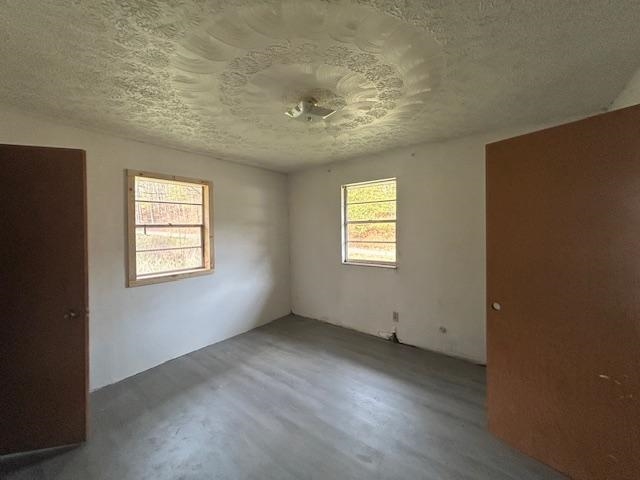 https://zimg.paragon.ice.com/ParagonImages/Property/PH/AABRKY/60185/4/0/0/841c7e29d1fd80091e6956512741a791/0/b3da56c538e91358dc67fbb4b1bad925/60185-226bd10b-fe3b-4f11-be2a-873dc19d1fca.JPG