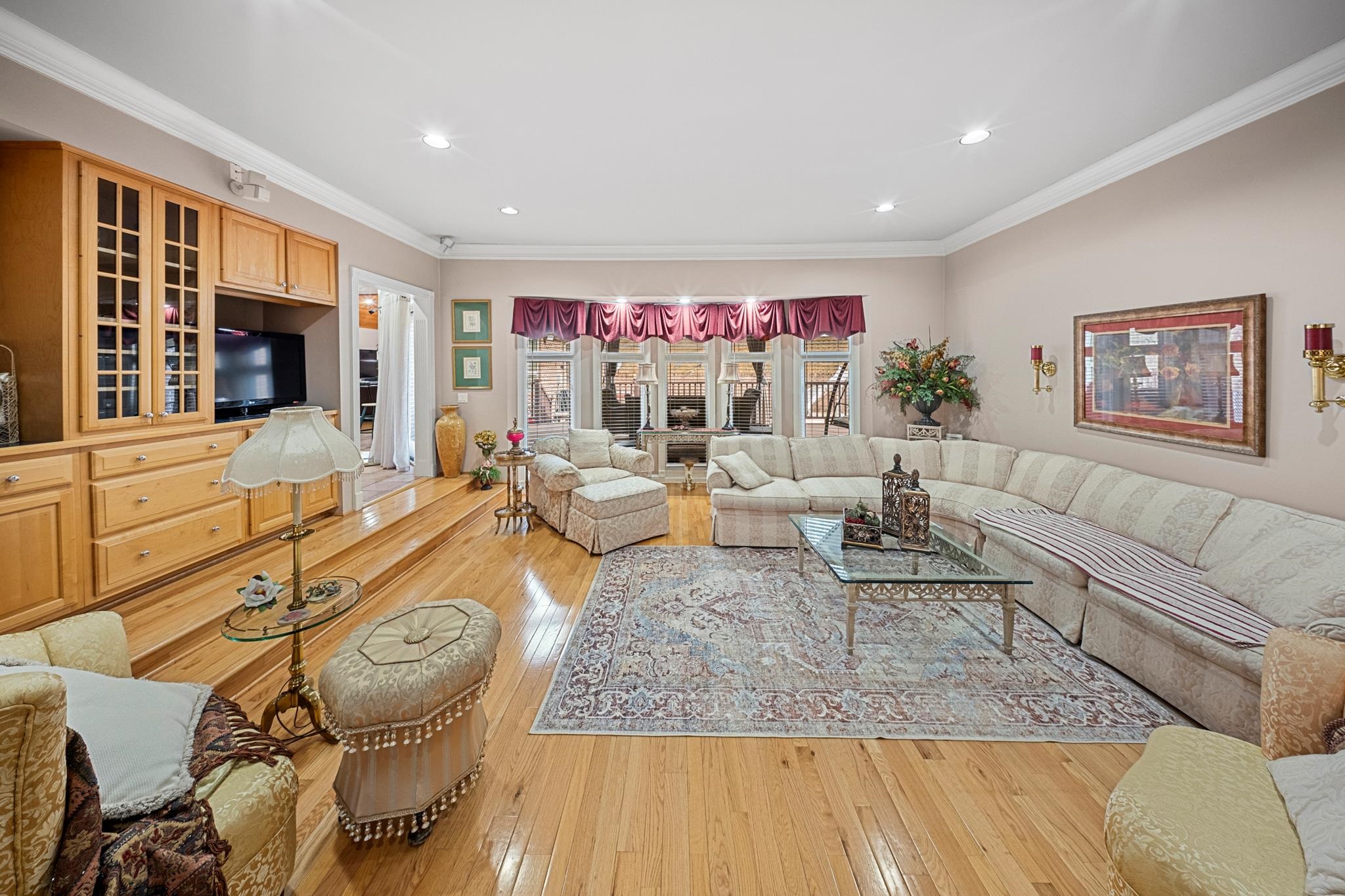 https://zimg.paragon.ice.com/ParagonImages/Property/PH/AABRKY/60187/8/0/0/1594e216c5ab3d35993c1c4ba40bcdd0/0/b6c1d965332b644e3662f9703c52e11f/60187-7fbd5c67-bd4e-4112-b232-46b656be6090.JPG