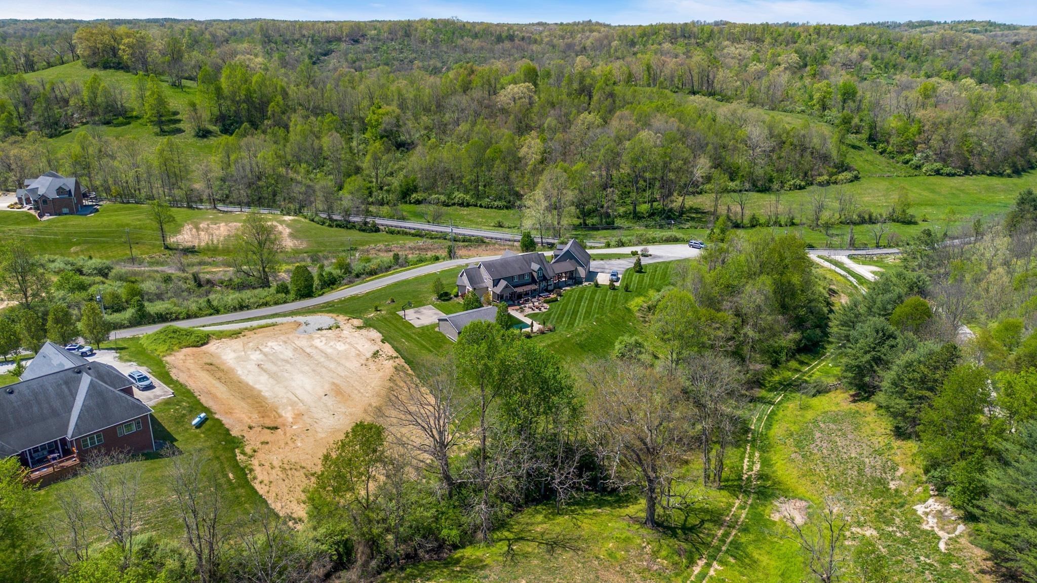 https://zimg.paragon.ice.com/ParagonImages/Property/PH/AABRKY/60227/3/0/0/2158bd60e215eb163febb47a3bc24796/0/58710d8922fd38ab8aa506c102057bf1/60227-c03b3d7a-6956-42c2-ae13-492f30ae9013.JPG