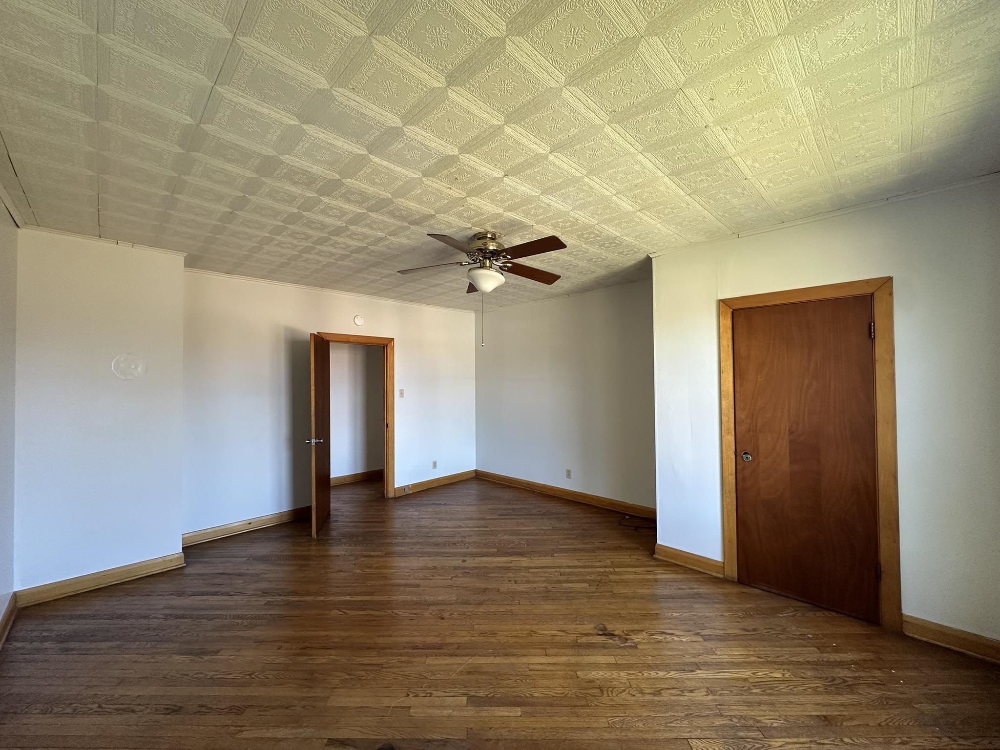 https://zimg.paragon.ice.com/ParagonImages/Property/PH/AABRKY/60235/9/0/0/4fae54de9dcf7ad214f1ea9f28c2f833/0/943c61c9062f86bd66d8b48d12ba20a6/60235-83afbdc1-fd75-4dde-9e30-dff07868afc3.JPG