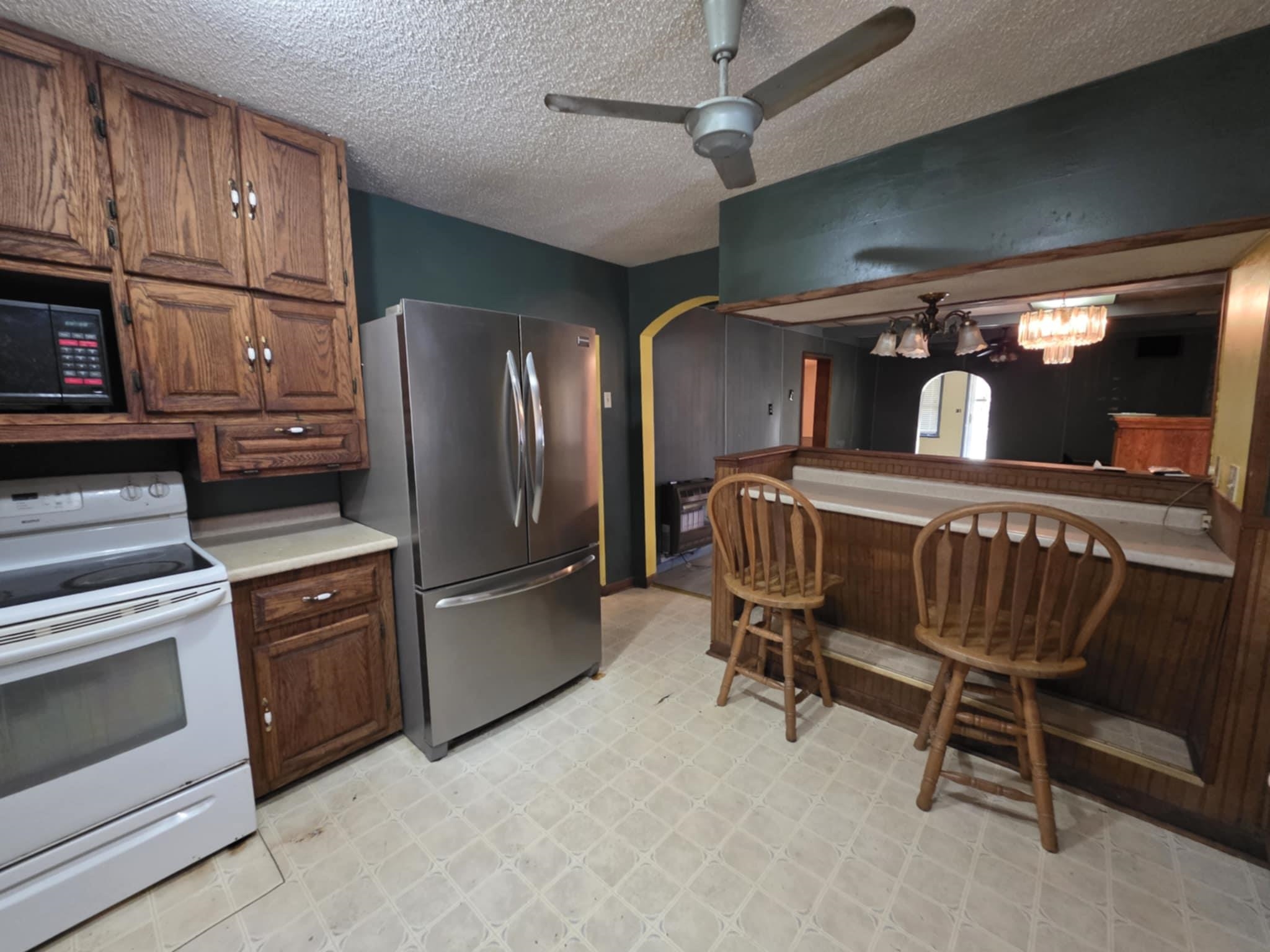 https://zimg.paragon.ice.com/ParagonImages/Property/PH/AABRKY/60241/2/0/0/f23b56320f2fe9fa008fd79027bef794/0/75bb12a670aafd967e5c7a1ae1a42073/60241-44b46898-b14b-43c2-8256-236e46a95204.JPG
