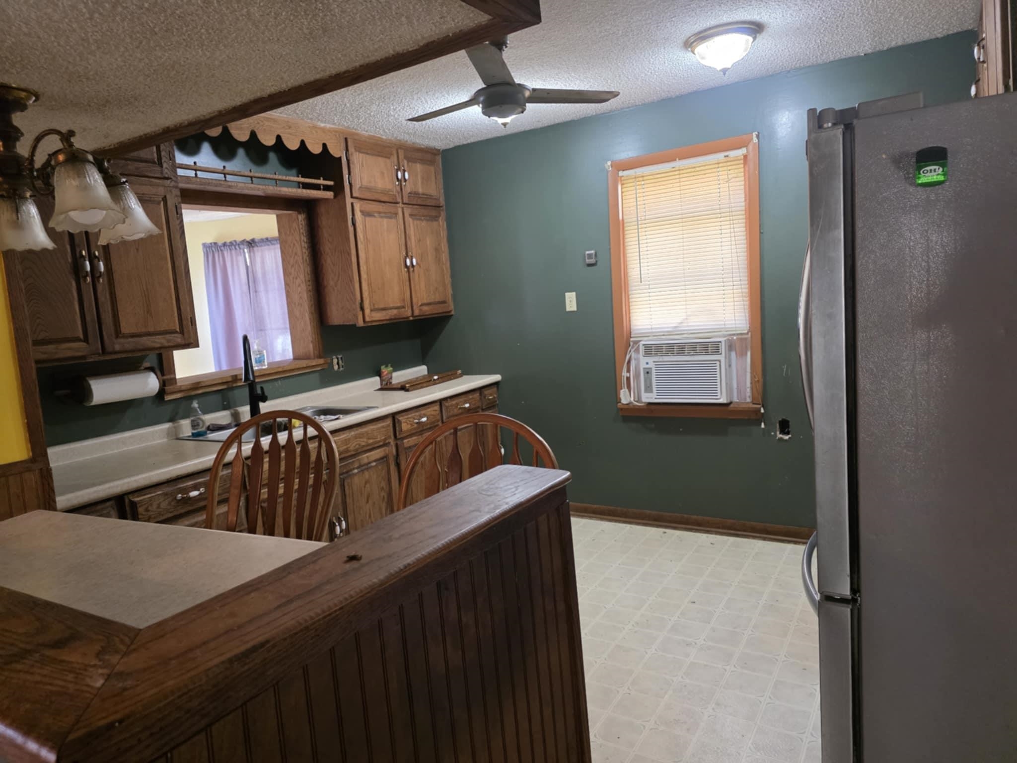 https://zimg.paragon.ice.com/ParagonImages/Property/PH/AABRKY/60241/3/0/0/5064728c0d0487cefd7bd9504037efd6/0/75bb12a670aafd967e5c7a1ae1a42073/60241-a462ee1c-8498-4f87-a7d7-219bd527bbb3.JPG