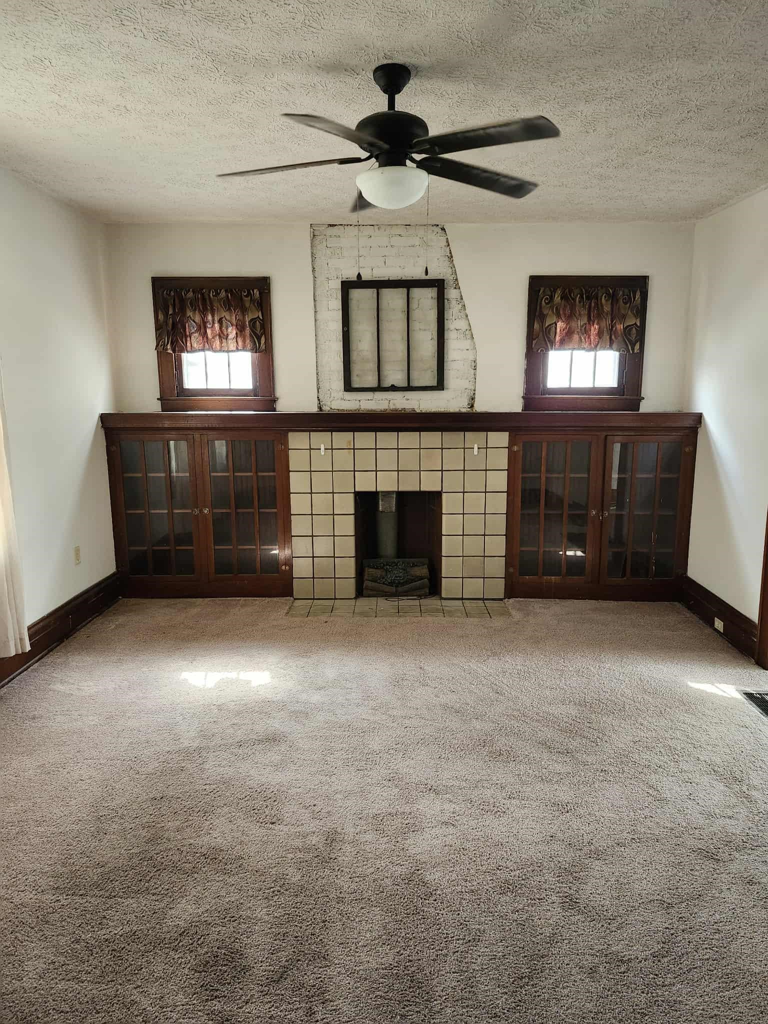 https://zimg.paragon.ice.com/ParagonImages/Property/PH/AABRKY/60263/4/0/0/3fee2c048ed562bcdeba24394b990b02/0/cbcd545b583a66c50fabccb6b15e533a/60263-24f7f0d1-fc94-4099-9f8a-90814b9304fe.JPG