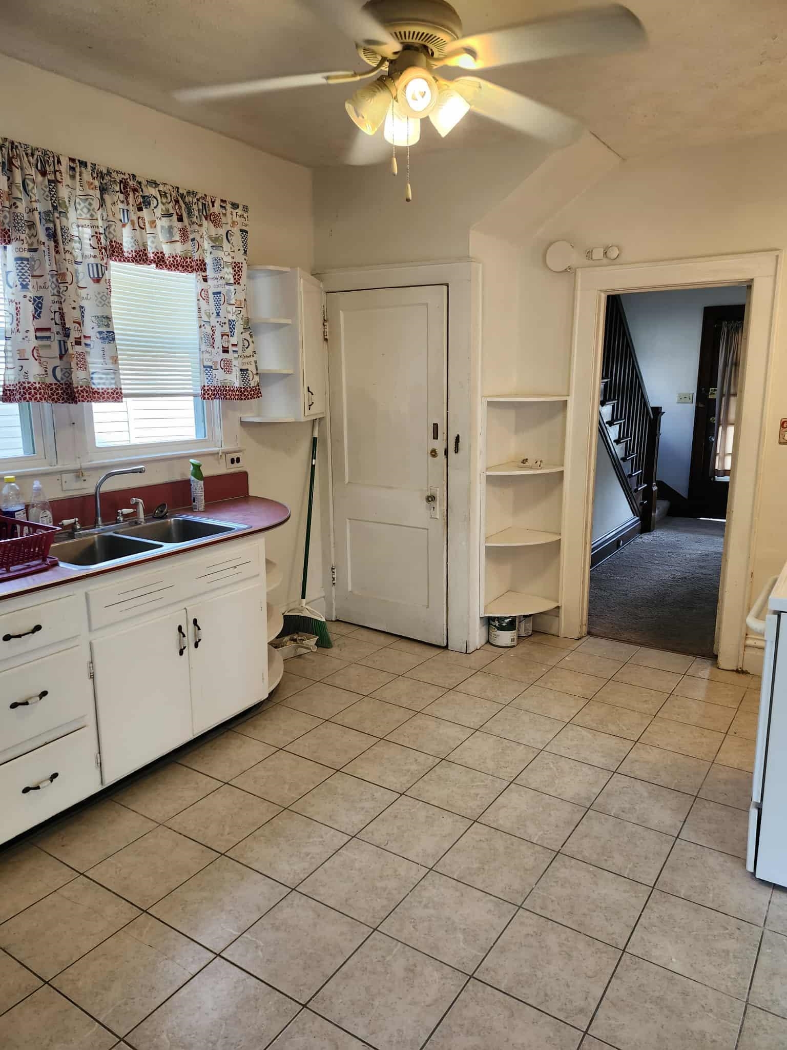 https://zimg.paragon.ice.com/ParagonImages/Property/PH/AABRKY/60263/5/0/0/a3f3a7de4e7c63ab4479e3340542f2e3/0/cbcd545b583a66c50fabccb6b15e533a/60263-75a614ff-f9d9-4e6b-85bc-de813c7541e4.JPG