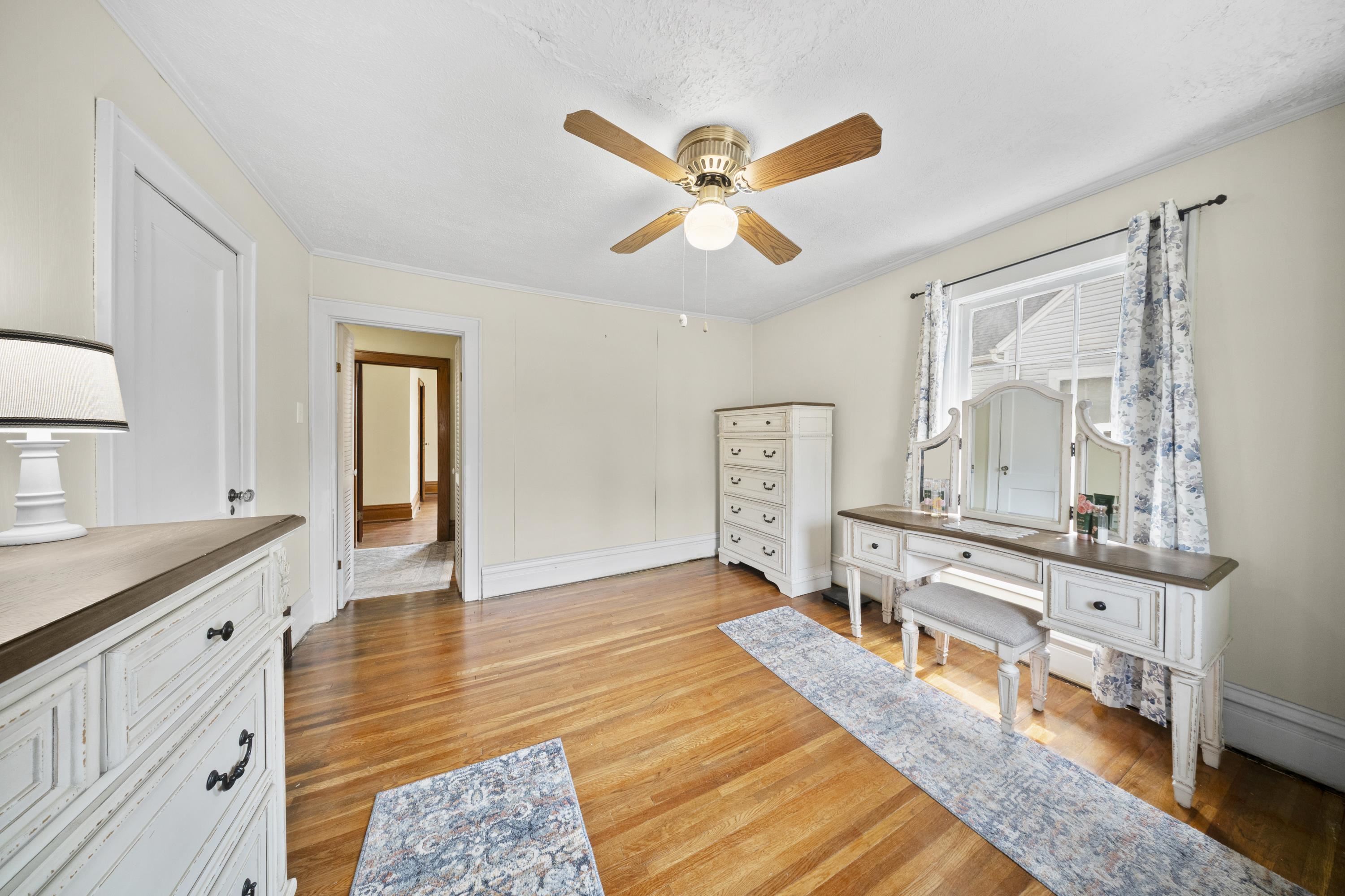 https://zimg.paragon.ice.com/ParagonImages/Property/PH/AABRKY/60272/12/0/0/502ce09603f6915bb6929d52ed30ef86/0/e73eb693650f15509d48eea6641efb62/60272-67f9cba7-ea79-4d8a-9a28-60b54bf97bb8.JPG