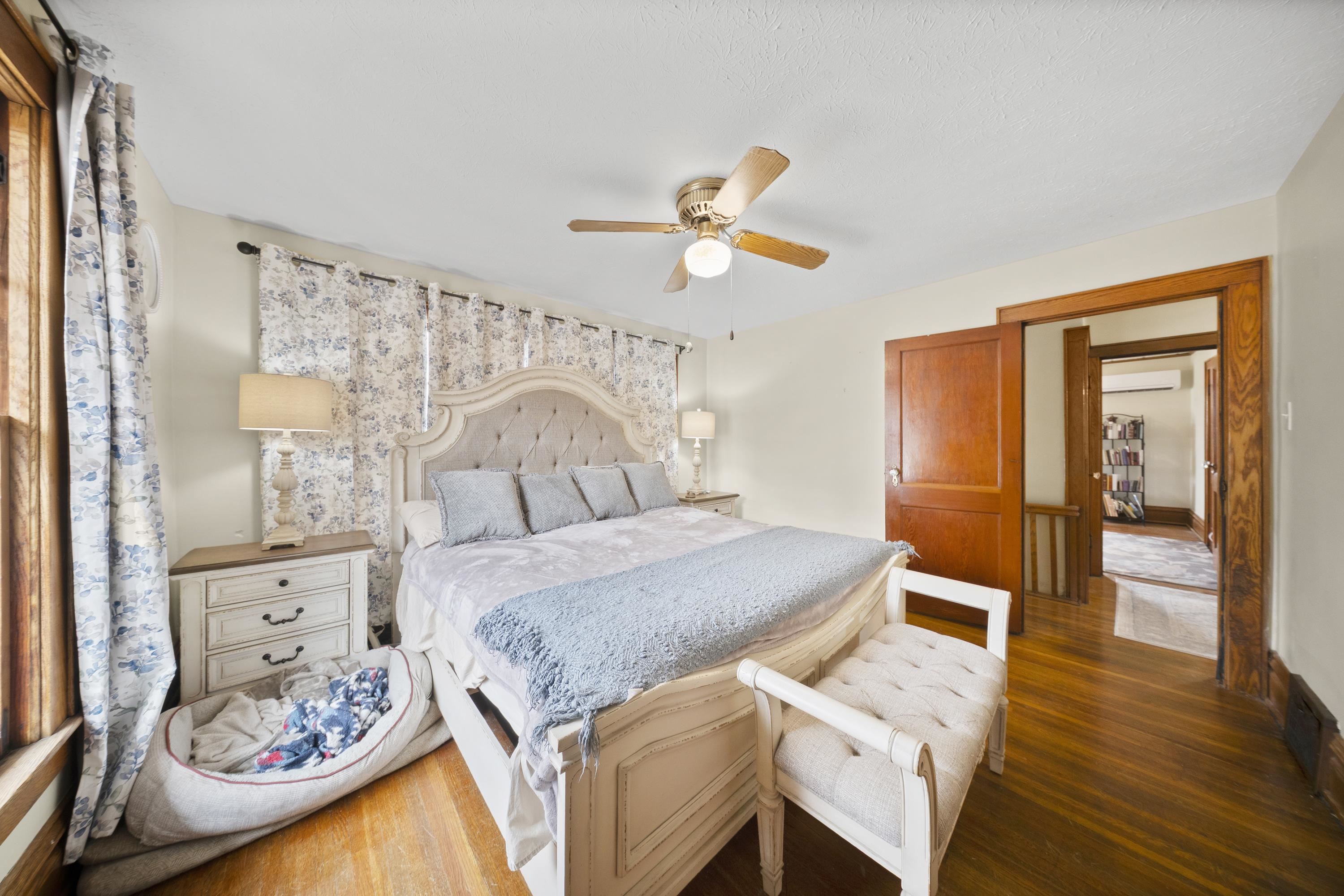 https://zimg.paragon.ice.com/ParagonImages/Property/PH/AABRKY/60272/3/0/0/e13b282480c324bea0c8af023e42a1c6/0/e73eb693650f15509d48eea6641efb62/60272-fee57ca8-bf29-48da-a48a-445ecf7602f7.JPG