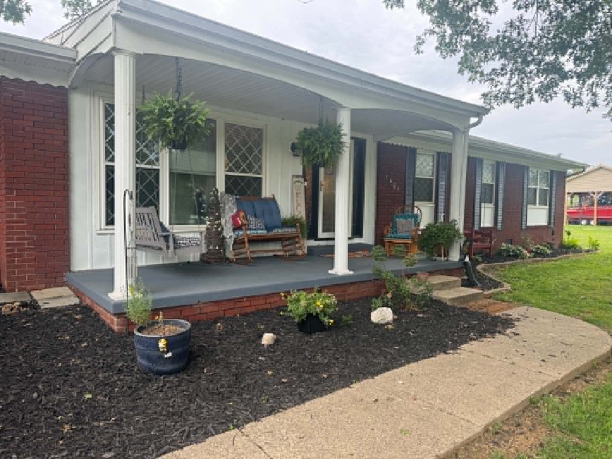 https://zimg.paragon.ice.com/ParagonImages/Property/PH/AABRKY/60276/1/0/0/3bec604dac36e0e182c98167294be20f/0/d46abcf85df3184169cd4758e8150d88/60276-0b84607d-8078-4356-891a-6c9e76beee98.JPG