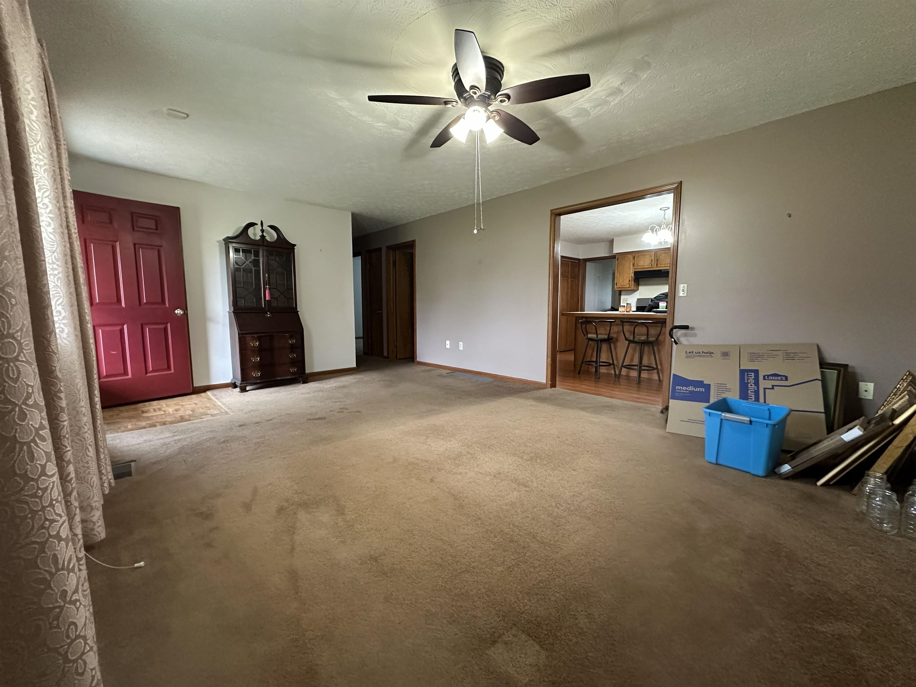 https://zimg.paragon.ice.com/ParagonImages/Property/PH/AABRKY/60280/5/0/0/c6124d84122d3c1b80c2b066d9b0723c/0/be382f6357a3874a58c72448aa434bfe/60280-fe4cfd66-6266-45d2-8436-f5135c07c338.JPG