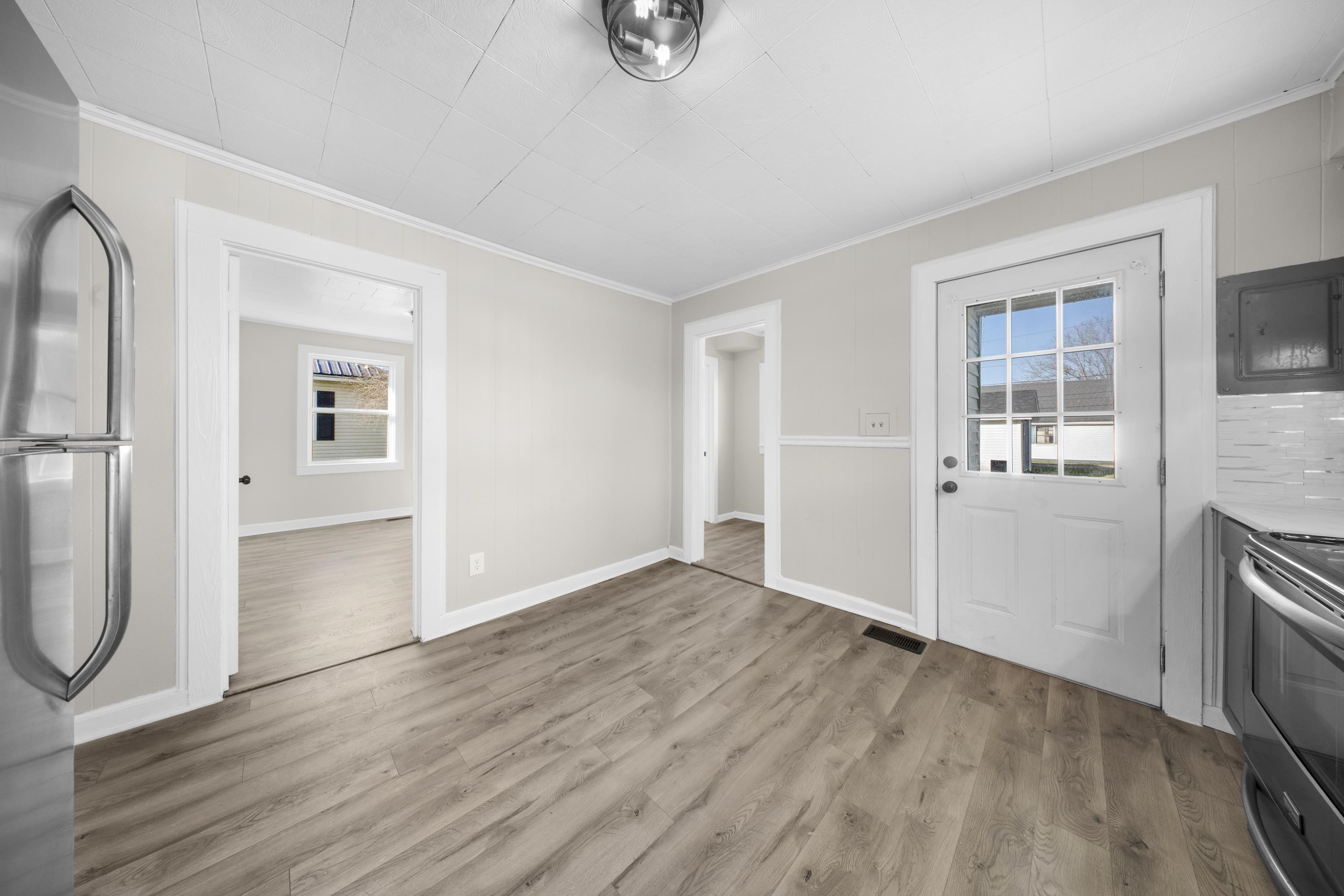 https://zimg.paragon.ice.com/ParagonImages/Property/PH/AABRKY/60281/10/0/0/37906e779221915115c38cd40de18355/0/e764abdd54e90a8b62a632df213d543c/60281-85bfa7f2-d570-4eee-bff5-71f84d10c138.JPG