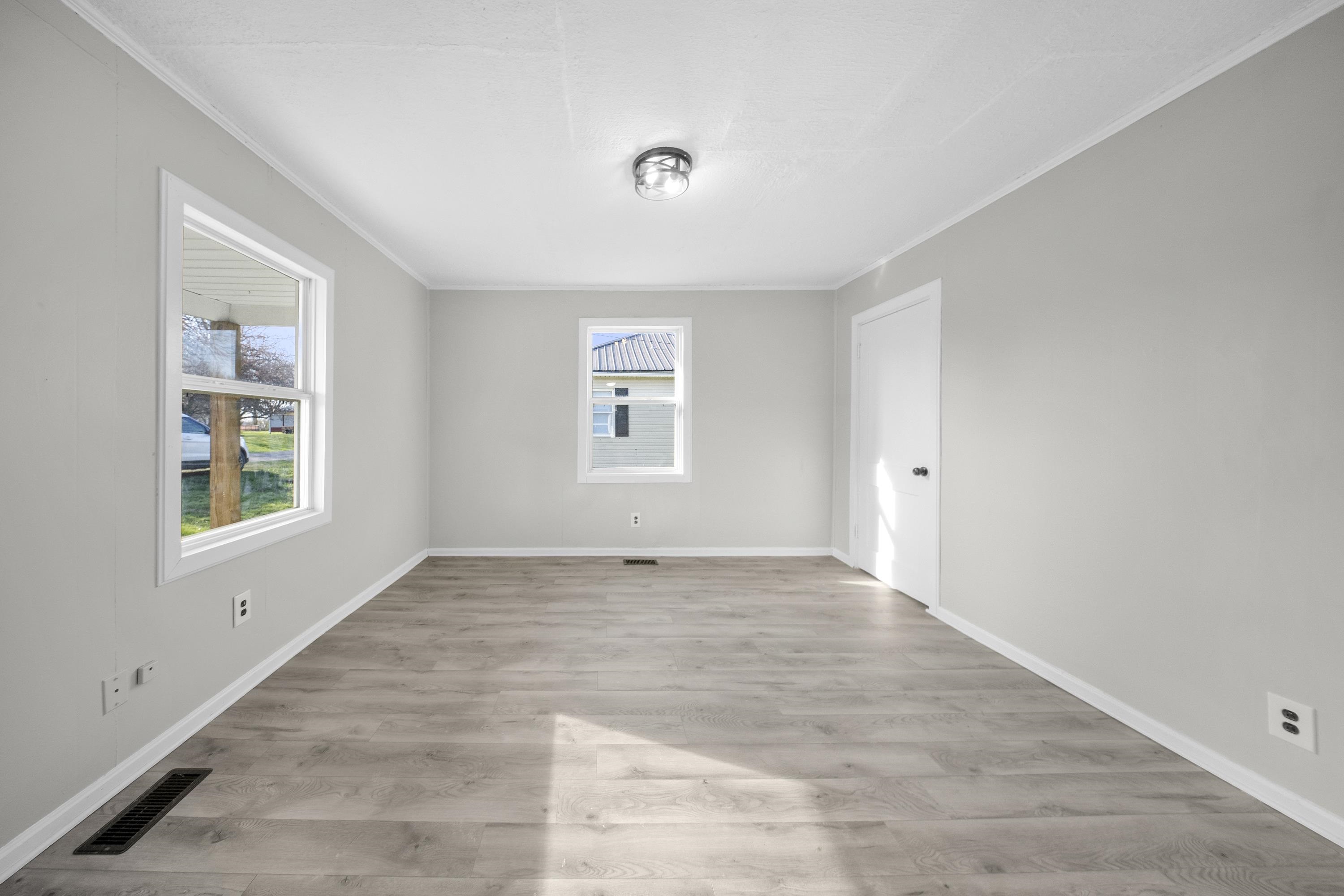 https://zimg.paragon.ice.com/ParagonImages/Property/PH/AABRKY/60281/13/0/0/96d0d752180dcedd78d3c7ce7a3d052a/0/e764abdd54e90a8b62a632df213d543c/60281-398831fc-c037-4d84-a896-150adc3dcd19.JPG