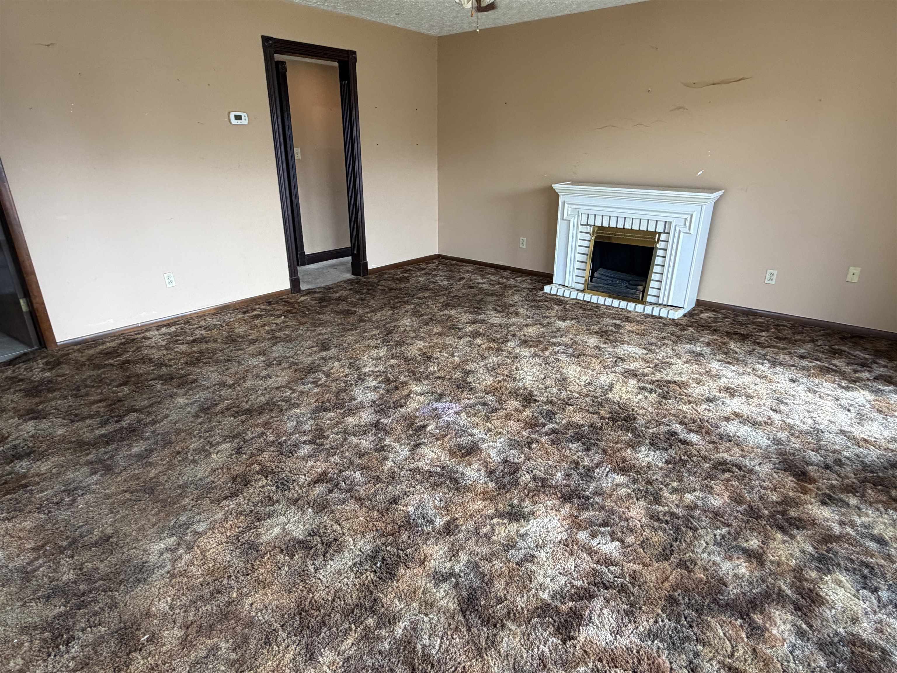 https://zimg.paragon.ice.com/ParagonImages/Property/PH/AABRKY/60303/3/0/0/9ee6131adebbf6835086069e44277300/0/bd0b345fb02e904a9ec61fd7432ae95f/60303-68b85c9d-af7b-4190-aeb9-628d487e4e64.JPG