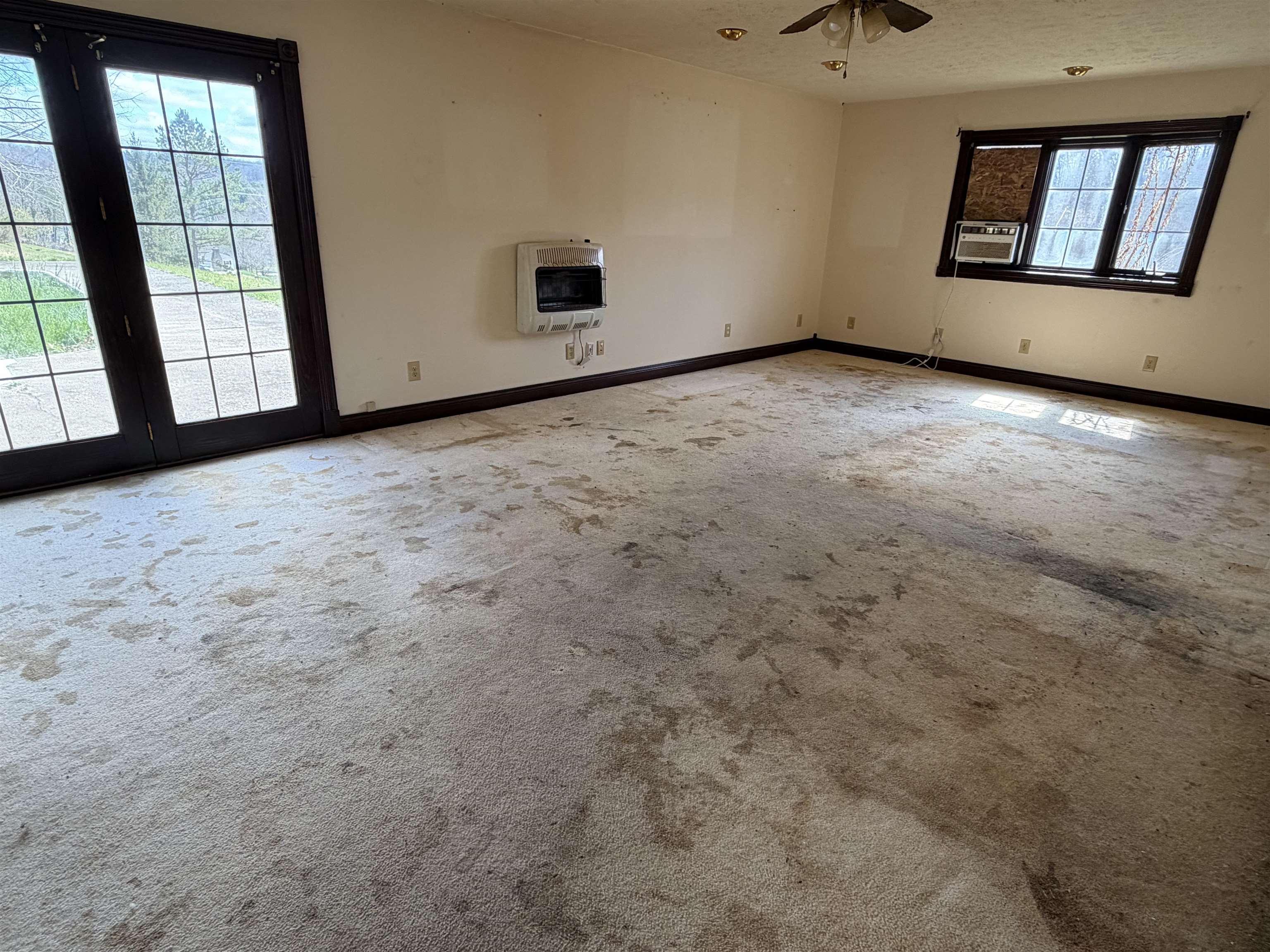 https://zimg.paragon.ice.com/ParagonImages/Property/PH/AABRKY/60303/7/0/0/575ef1bdb6387facc1be5c116153c8ce/0/bd0b345fb02e904a9ec61fd7432ae95f/60303-2c924aa6-89cf-45e1-a169-51e09c9a81e1.JPG