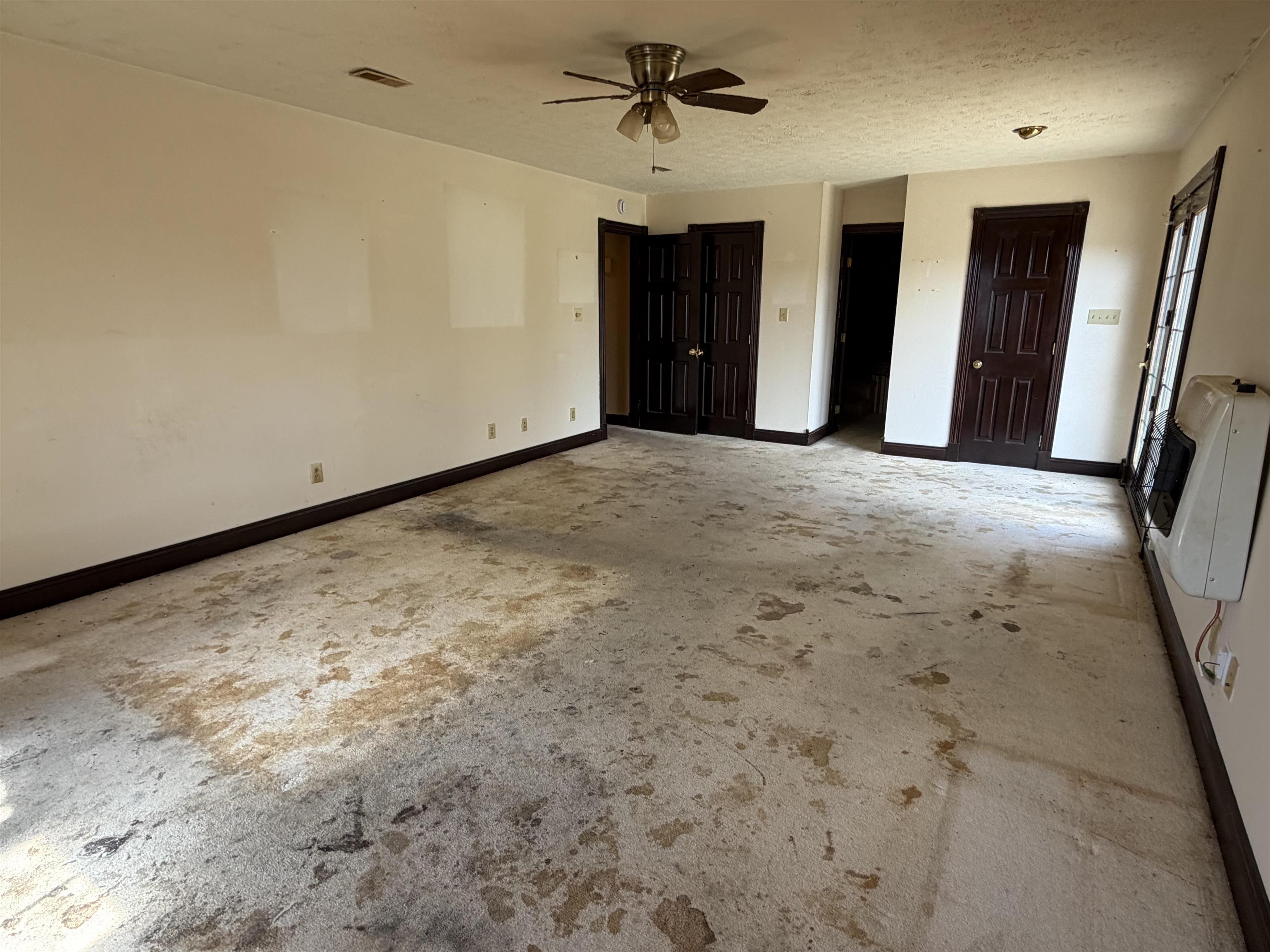 https://zimg.paragon.ice.com/ParagonImages/Property/PH/AABRKY/60303/9/0/0/79ecc8017b6ec1139011557bc561a0e2/0/bd0b345fb02e904a9ec61fd7432ae95f/60303-a917a464-c4f9-4af3-a1fb-efab0ccf6149.JPG