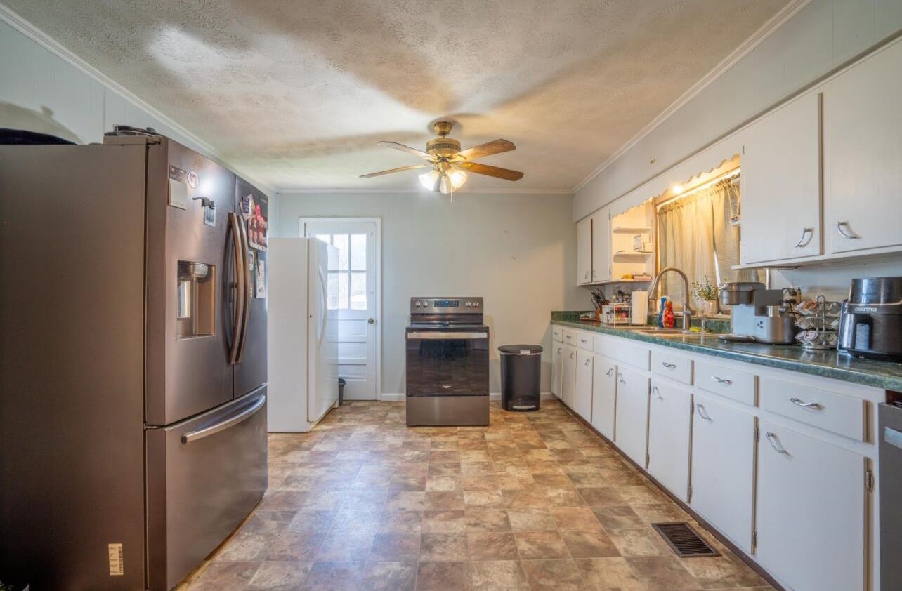 https://zimg.paragon.ice.com/ParagonImages/Property/PH/AABRKY/60305/10/0/0/42e8af3b63252c5e935ed47700667aad/0/0a30d3e10a446da8dc27b8f1069903be/60305-40a9228d-c72a-479b-a61a-8664a8638c3b.JPG