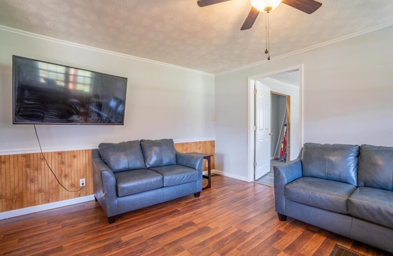 https://zimg.paragon.ice.com/ParagonImages/Property/PH/AABRKY/60305/11/0/0/fe20e7cc3fd7ebccf9be7b3f1a24c6b3/0/0a30d3e10a446da8dc27b8f1069903be/60305-23f7692d-cc49-4f5e-b79f-bae2b842036d.JPG
