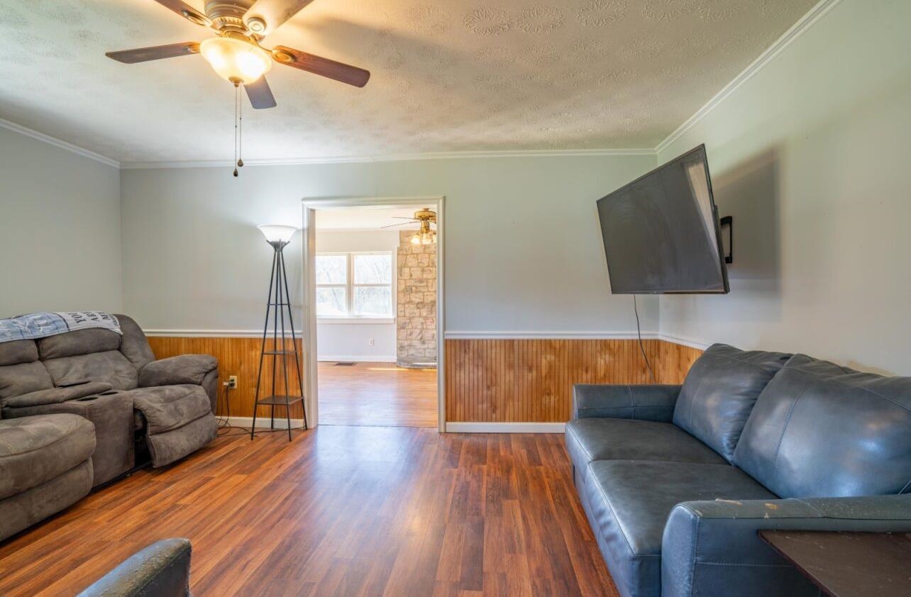 https://zimg.paragon.ice.com/ParagonImages/Property/PH/AABRKY/60305/12/0/0/962901ec0f57b7c014ad74271af53831/0/0a30d3e10a446da8dc27b8f1069903be/60305-6dababdb-70e3-46ef-a324-abe71d9138a2.JPG