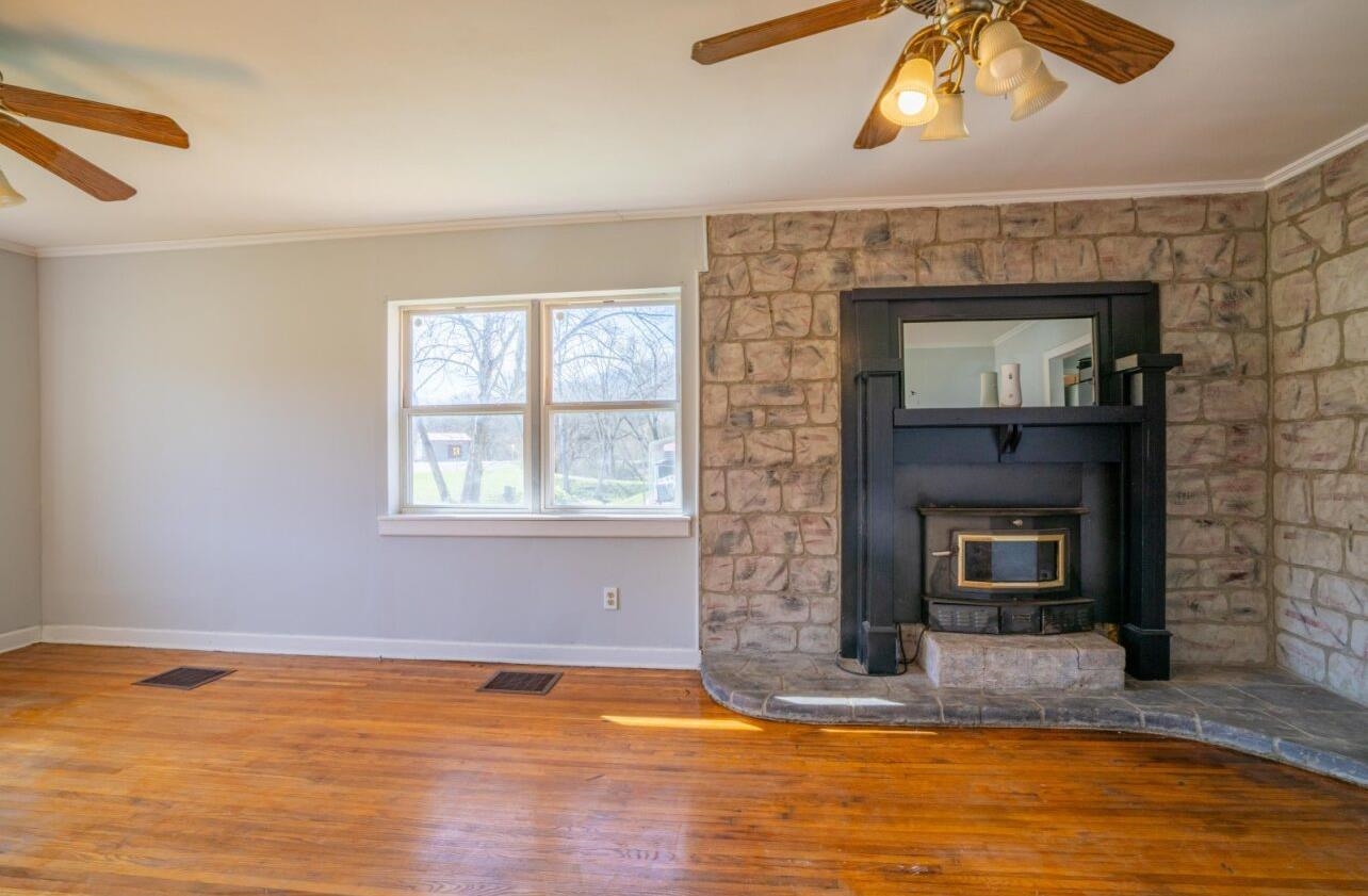 https://zimg.paragon.ice.com/ParagonImages/Property/PH/AABRKY/60305/7/0/0/78b83d823d12cc3ccaab4f0fce0749b0/0/0a30d3e10a446da8dc27b8f1069903be/60305-2867fedf-8102-4478-8a87-f928f9c4e585.JPG