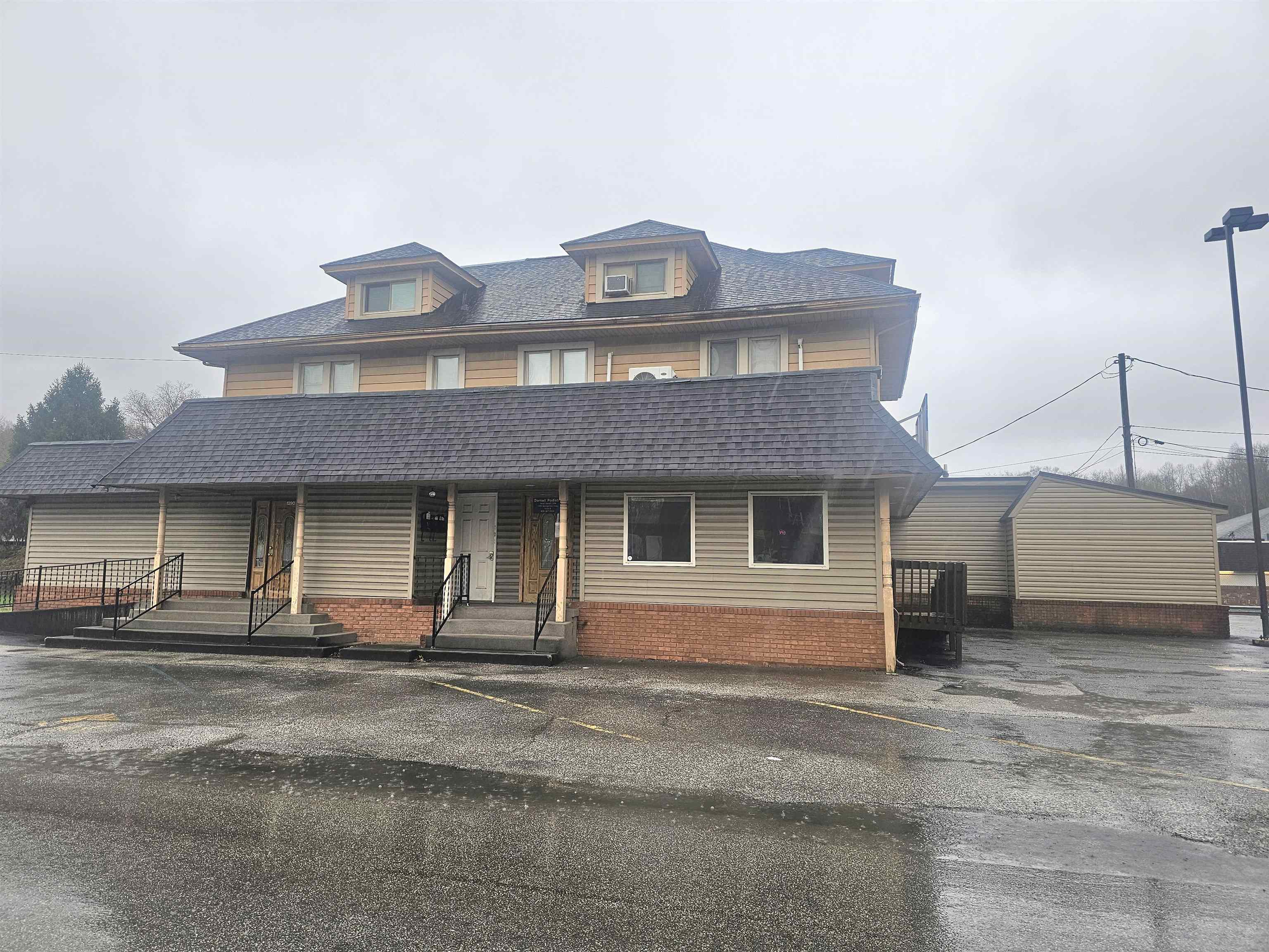 1290 Montgomery Avenue