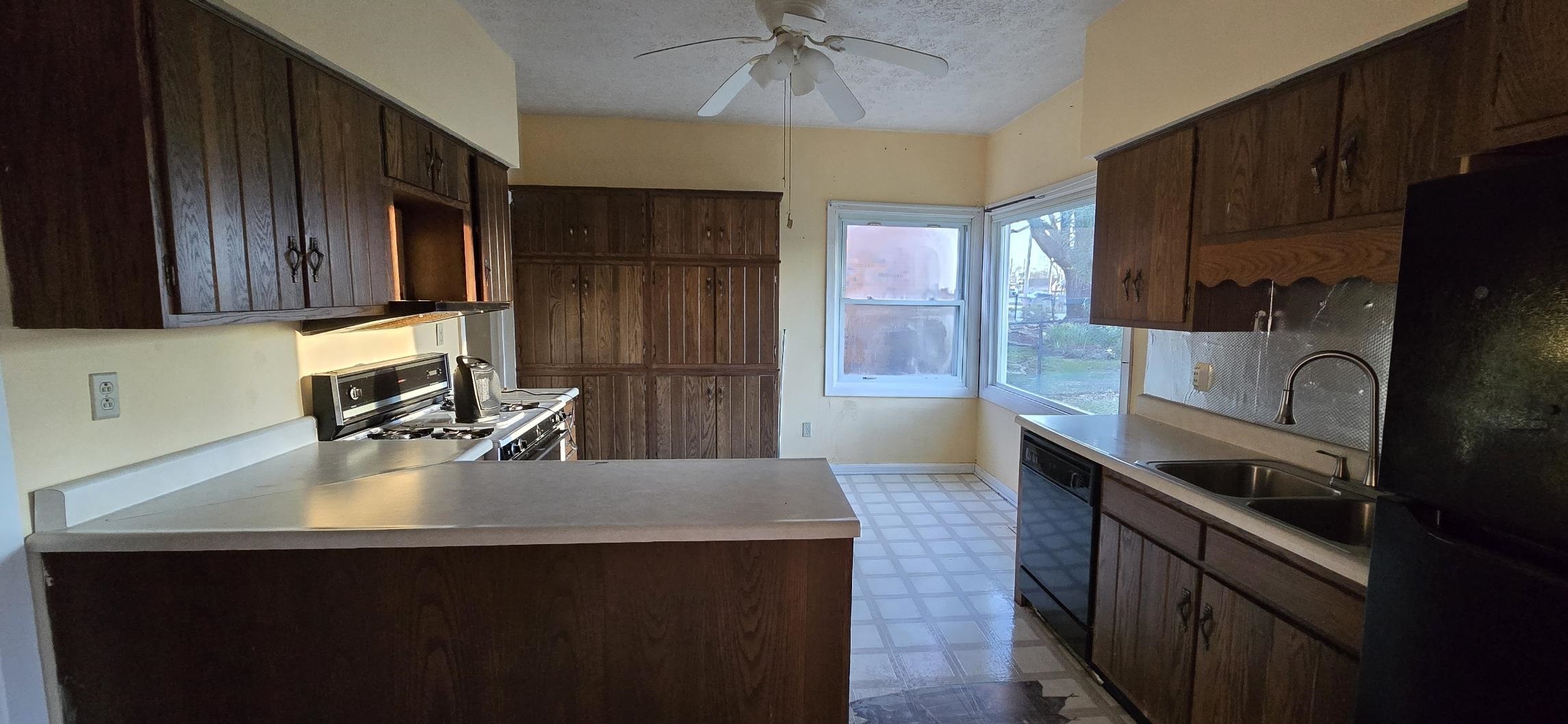 1215 Woodland Avenue