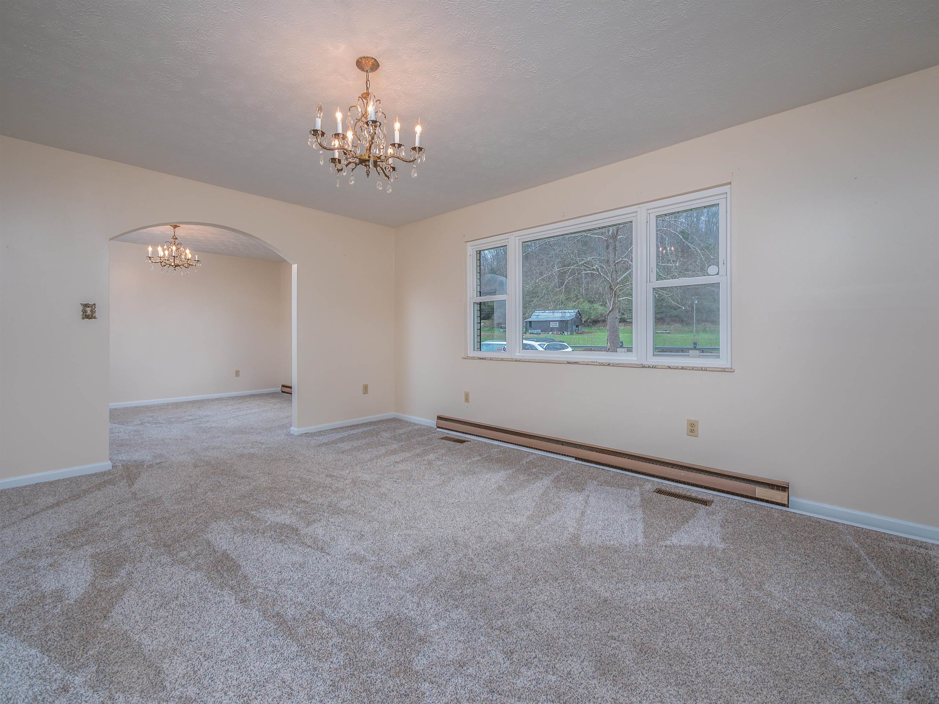 https://zimg.paragon.ice.com/ParagonImages/Property/PH/AABRKY/60350/12/0/0/ab0e417089e09499c515a3986131e75d/0/0273ff13690f004d813a16c1a82fdf2b/60350-6afb13a7-6619-44ee-83f2-d64853960319.JPG