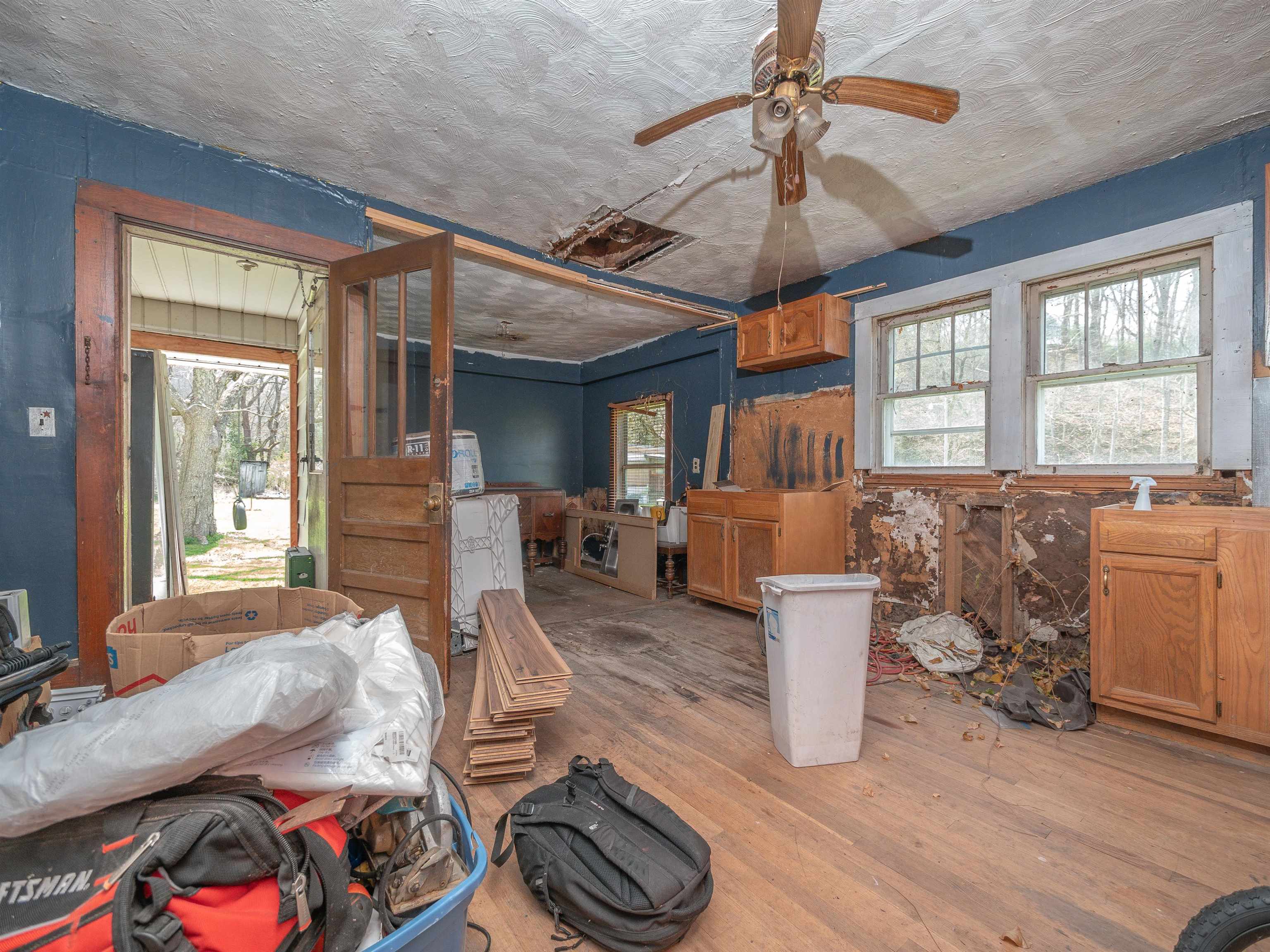 https://zimg.paragon.ice.com/ParagonImages/Property/PH/AABRKY/60365/12/0/0/2b29161034321e3ae53e2bd1dba5ba79/0/b46f6a9bf366b005099d024adc600e7b/60365-799b34cc-8da9-458f-ba07-23187a3d8ebb.JPG
