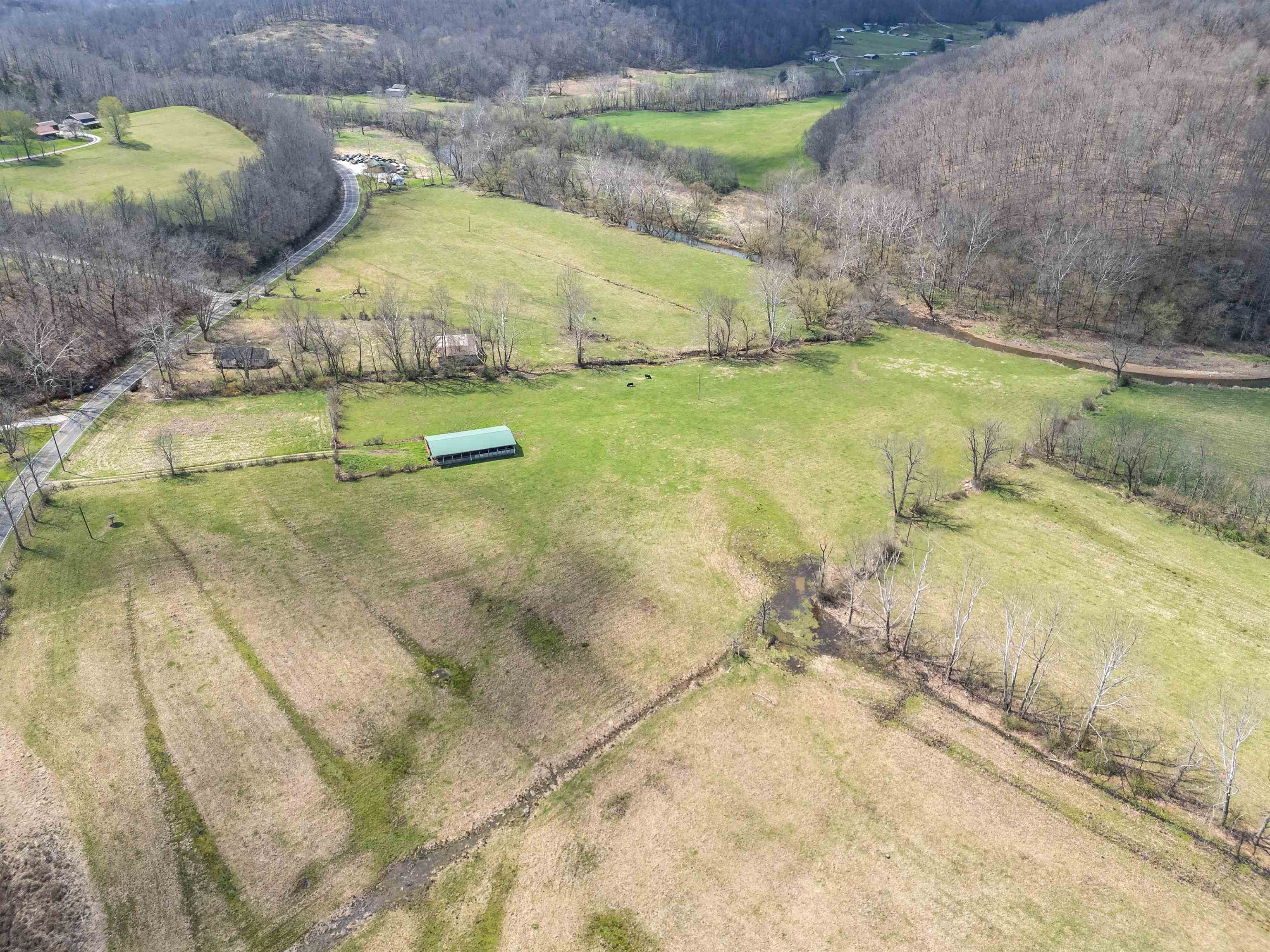 https://zimg.paragon.ice.com/ParagonImages/Property/PH/AABRKY/60365/4/0/0/1100648531b94f6c84a55cdc79f3a4d2/0/b46f6a9bf366b005099d024adc600e7b/60365-fa971d55-aa72-4b58-9d98-91dee0755d2a.JPG