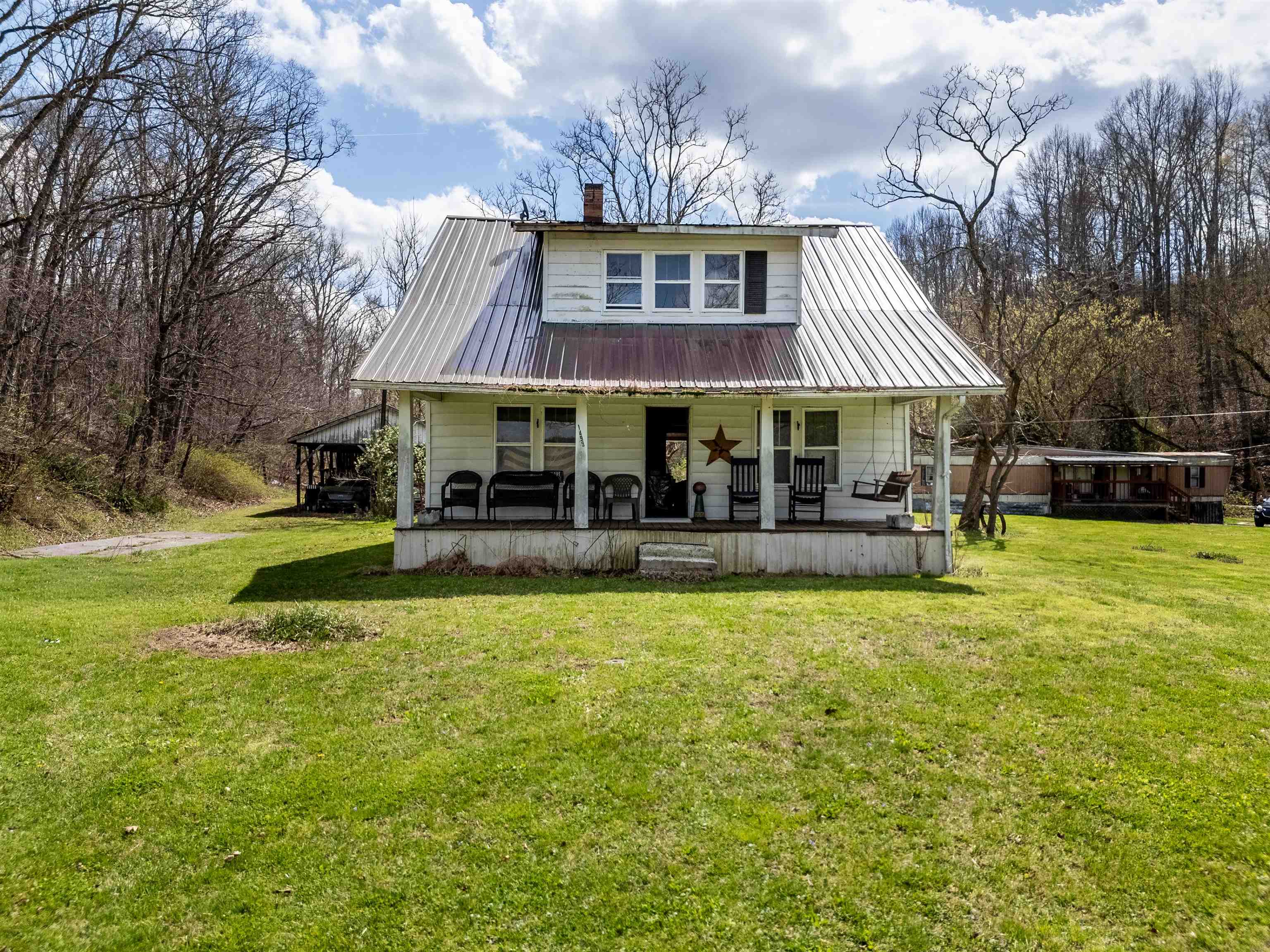 https://zimg.paragon.ice.com/ParagonImages/Property/PH/AABRKY/60365/9/0/0/db36322bf5bc05a7e693d71a58578c5d/0/b46f6a9bf366b005099d024adc600e7b/60365-ec160ce3-24c9-4ec1-a989-cf720f08e24f.JPG