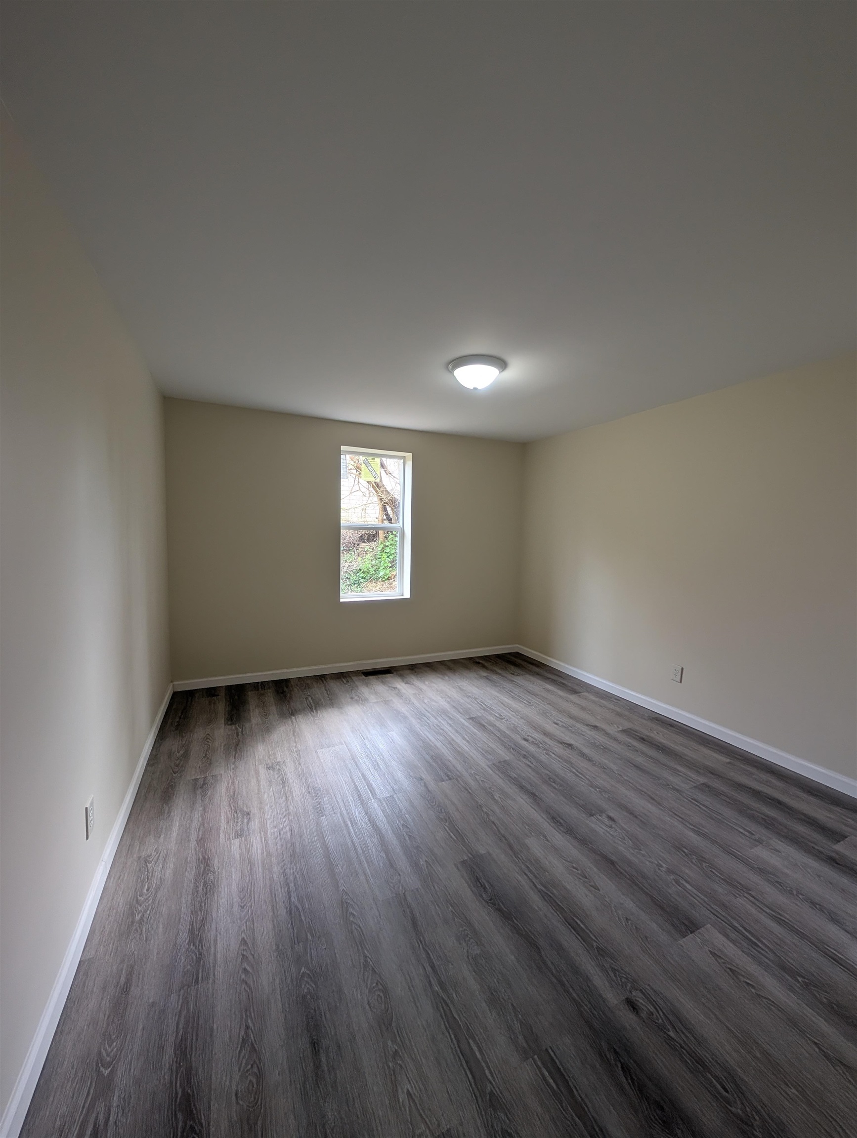 https://zimg.paragon.ice.com/ParagonImages/Property/PH/AABRKY/60376/11/0/0/8bcd1a4249f8c04157e2dc154d3d309f/0/1b4d71d18eefac7848e6db69715becc2/60376-f3e5b38f-f870-439e-a1bf-fadd872177d3.JPG