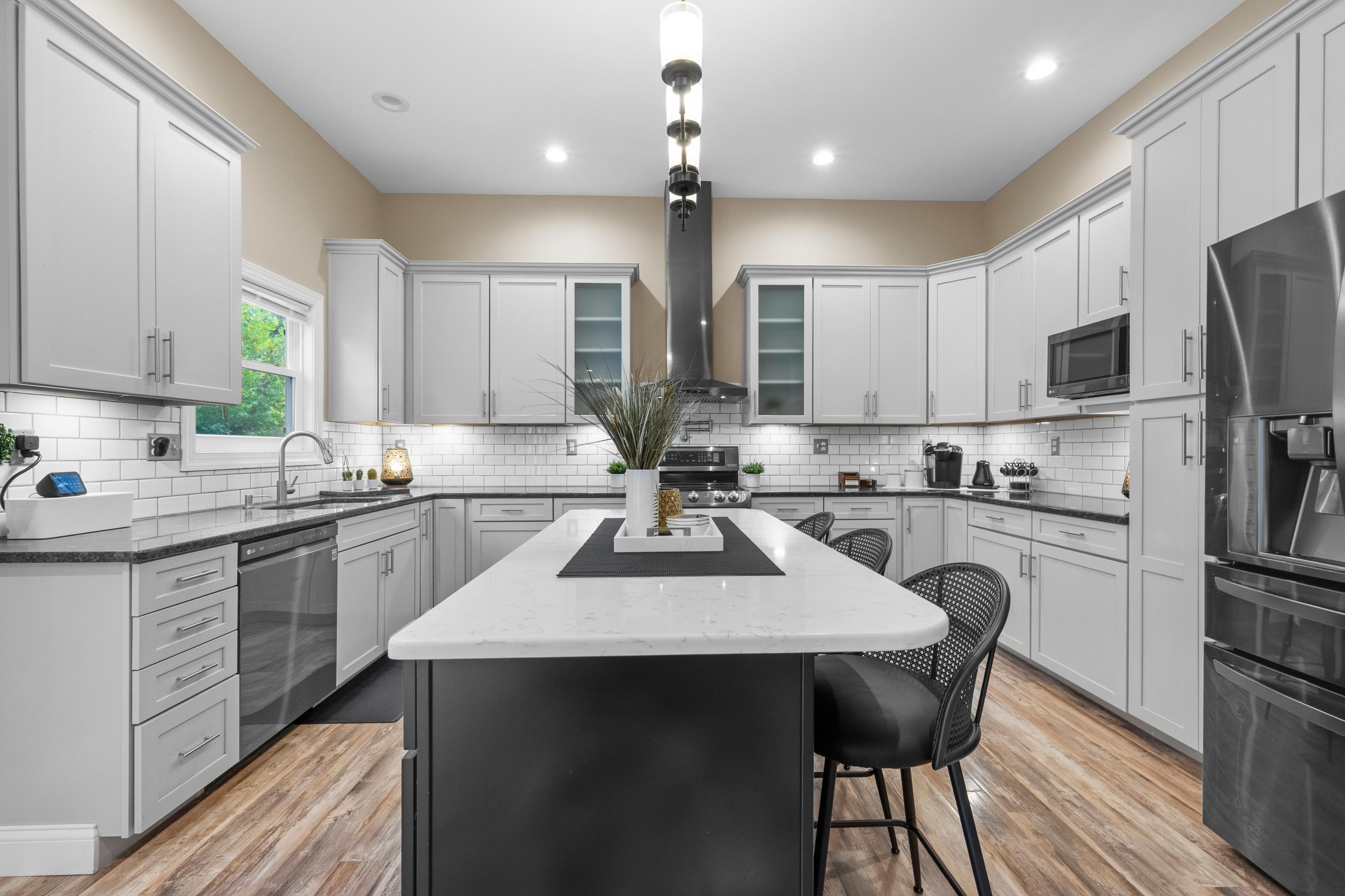 https://zimg.paragon.ice.com/ParagonImages/Property/PH/AABRKY/60387/10/0/0/57a0fd963832a4e814b81c294de200f8/0/f09db857e57813e1e846d170a17a70ef/60387-4a2ff9c6-dfd2-4ec7-b8f0-30aa160b5d4b.JPG
