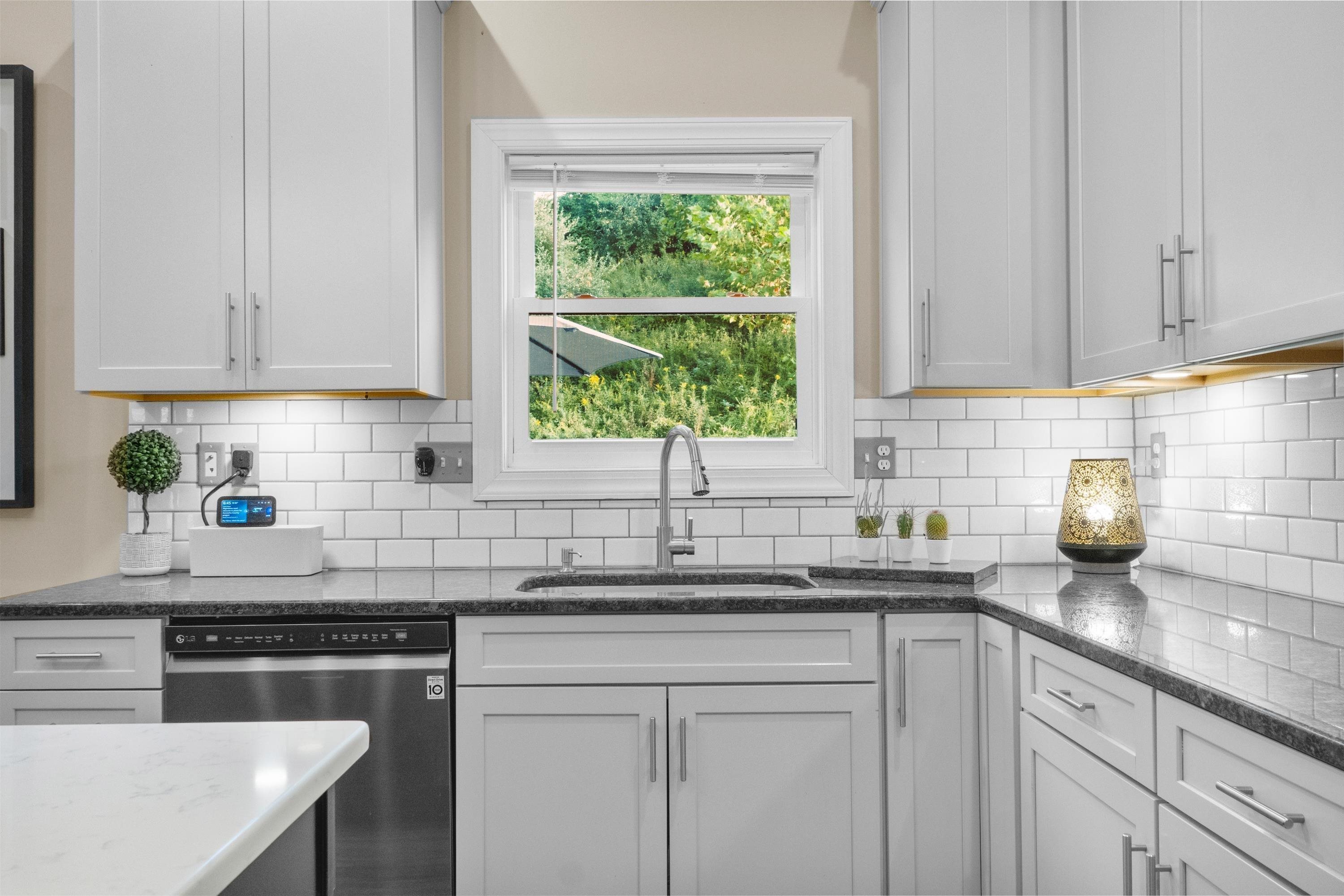 https://zimg.paragon.ice.com/ParagonImages/Property/PH/AABRKY/60387/13/0/0/1231d4f6bef0b02e06ef3326dae8f96d/0/f09db857e57813e1e846d170a17a70ef/60387-a697bd3f-9783-4035-9e6a-31fa4e1f6379.JPG