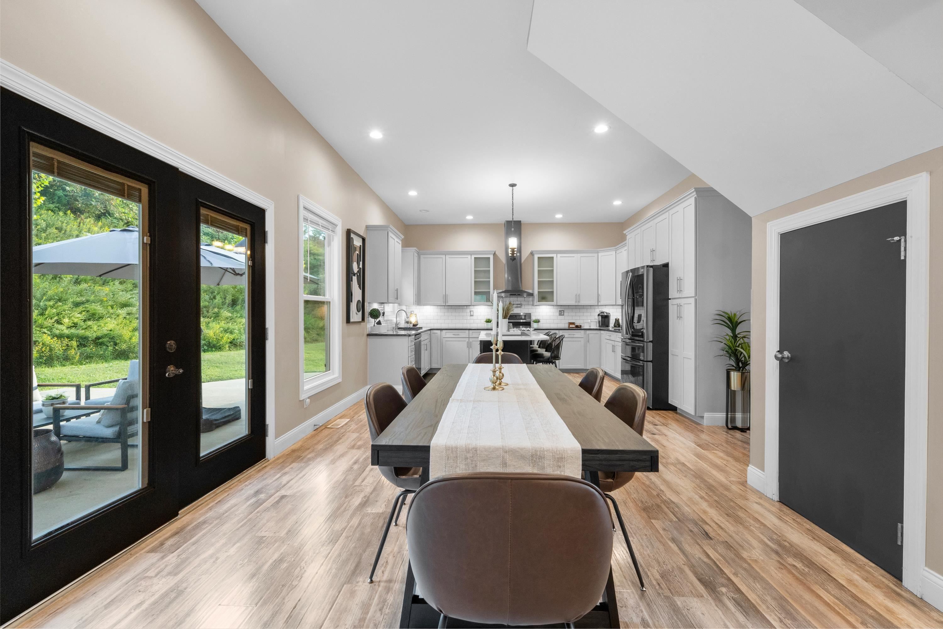 https://zimg.paragon.ice.com/ParagonImages/Property/PH/AABRKY/60387/8/0/0/325a0a932db987e17aeb7a3c6108c7ad/0/f09db857e57813e1e846d170a17a70ef/60387-cff41518-8f77-4c54-934f-fc5b73794cdb.JPG