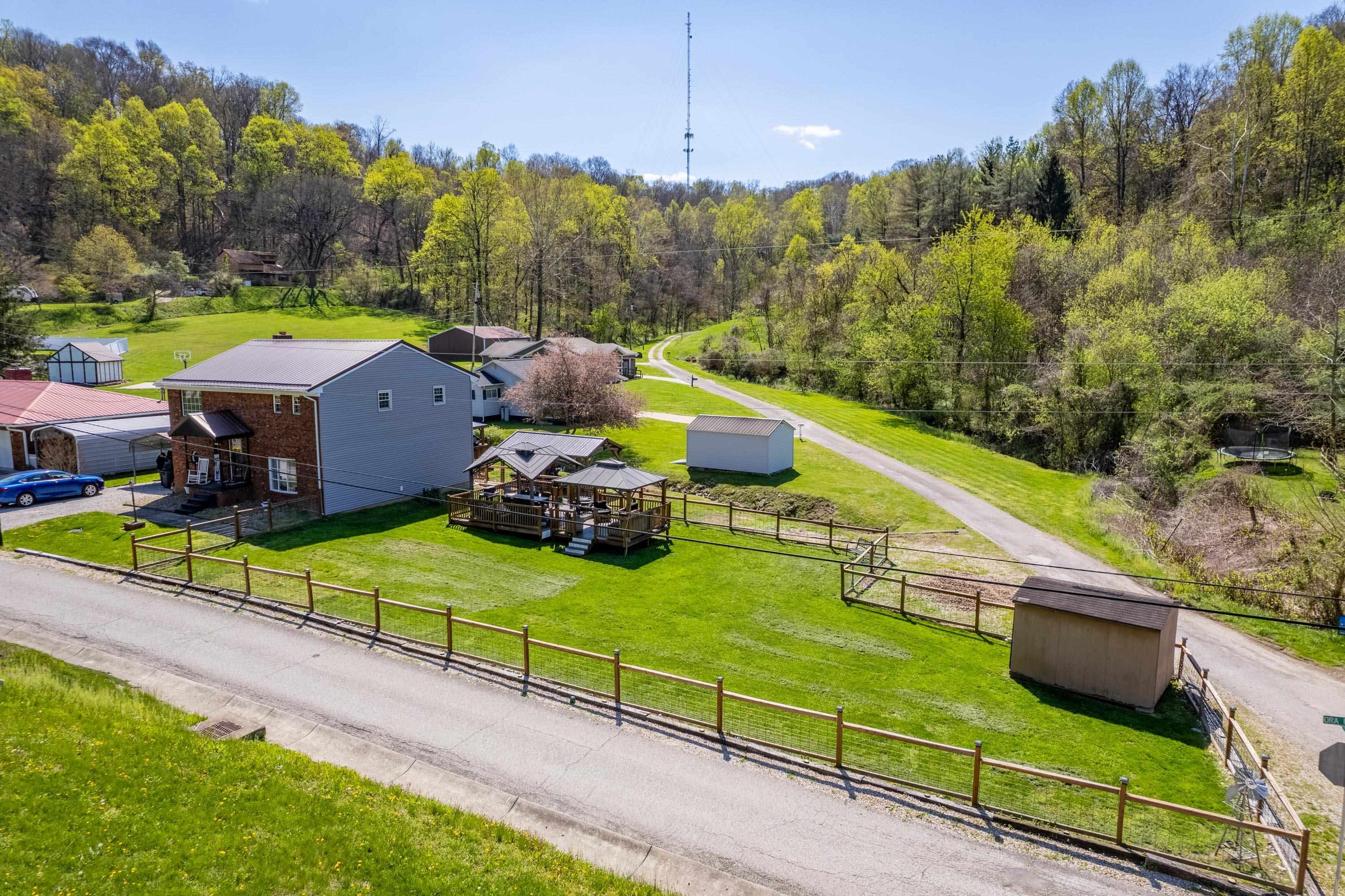 https://zimg.paragon.ice.com/ParagonImages/Property/PH/AABRKY/60395/2/0/0/7dff04d3d681de3c13f14f18a64425f4/0/cf1d3ec077da5e72b4fb7b7f632e6227/60395-224b743b-a952-465a-b8ae-7b820fefac8c.JPG