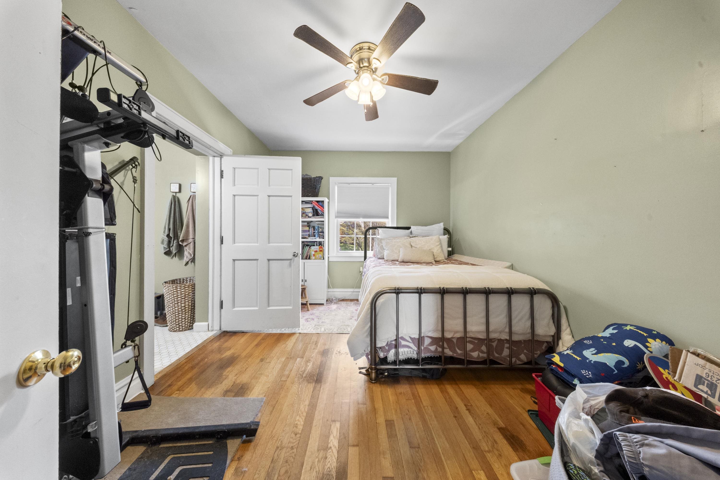 https://zimg.paragon.ice.com/ParagonImages/Property/PH/AABRKY/60399/9/0/0/8fc27847149f8e079476e8a4d0535bf5/0/1be2b67bcdda14085ecf446370021154/60399-8c636f83-67d3-4446-9301-ad87822d7965.JPG