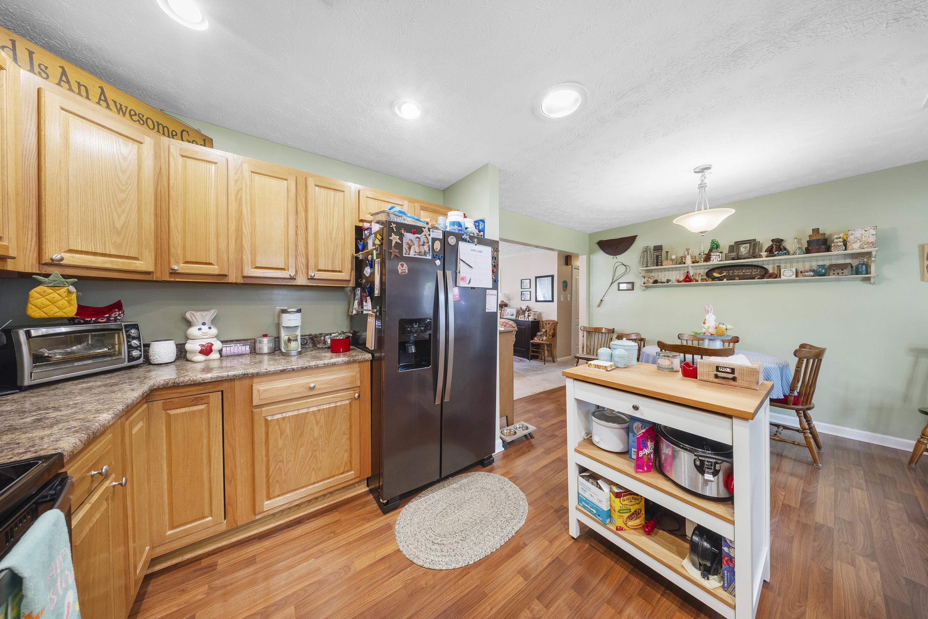 https://zimg.paragon.ice.com/ParagonImages/Property/PH/AABRKY/60405/11/0/0/743f4af3cae37165c1692ea12264cc77/0/7bb24a550932158a04b2ca7c545eaf94/60405-54474d1d-22c7-4c60-9d6a-4b5a5e9bcb4a.JPG