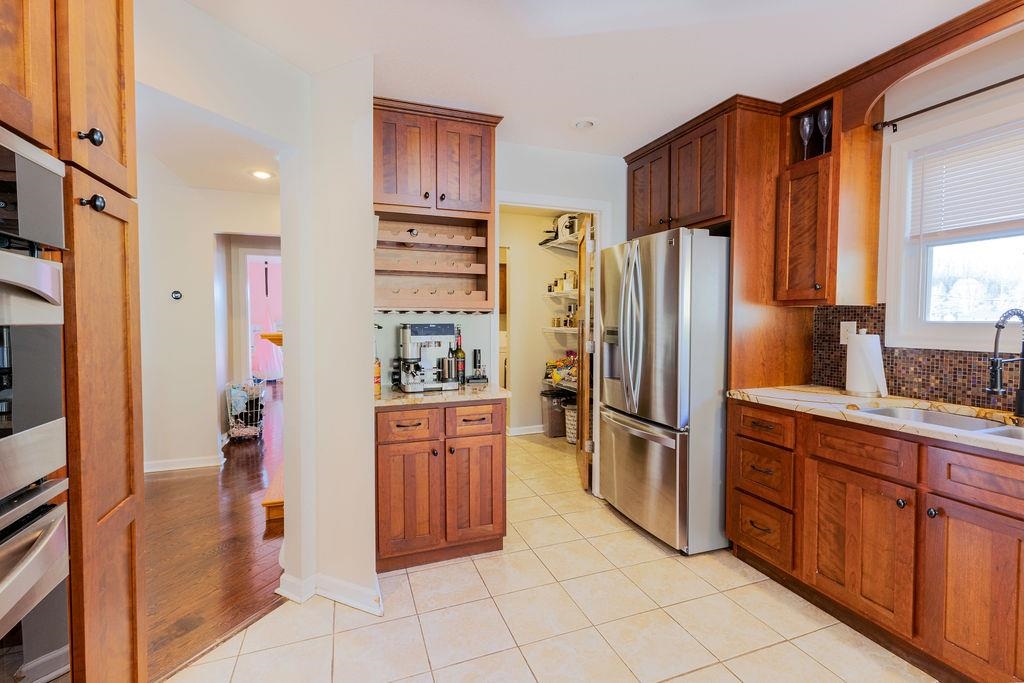 https://zimg.paragon.ice.com/ParagonImages/Property/PH/AABRKY/60419/10/0/0/c946a7c09bf01f357274c32d01450a2a/0/8e3ffb5fe0b864f3fe0a1333f61ed110/60419-6e1725a1-f5a5-4e0b-9237-facd2f8a7e04.JPG