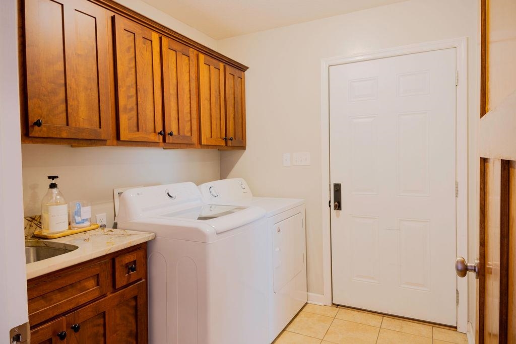 https://zimg.paragon.ice.com/ParagonImages/Property/PH/AABRKY/60419/12/0/0/f5985ce6ba11b42ee21847de885dacee/0/8e3ffb5fe0b864f3fe0a1333f61ed110/60419-8be38e61-ce3d-4c33-a760-bcc6620e92b8.JPG