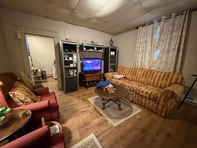 https://zimg.paragon.ice.com/ParagonImages/Property/PH/AABRKY/60425/4/0/0/5ccdf9b4524205cb3e531b4e3b66fec0/0/3f606ea1a517eb4dc4afe4eb36dd2d76/60425-05afcd33-5bb4-4025-ab5c-c479665cdee7.JPG