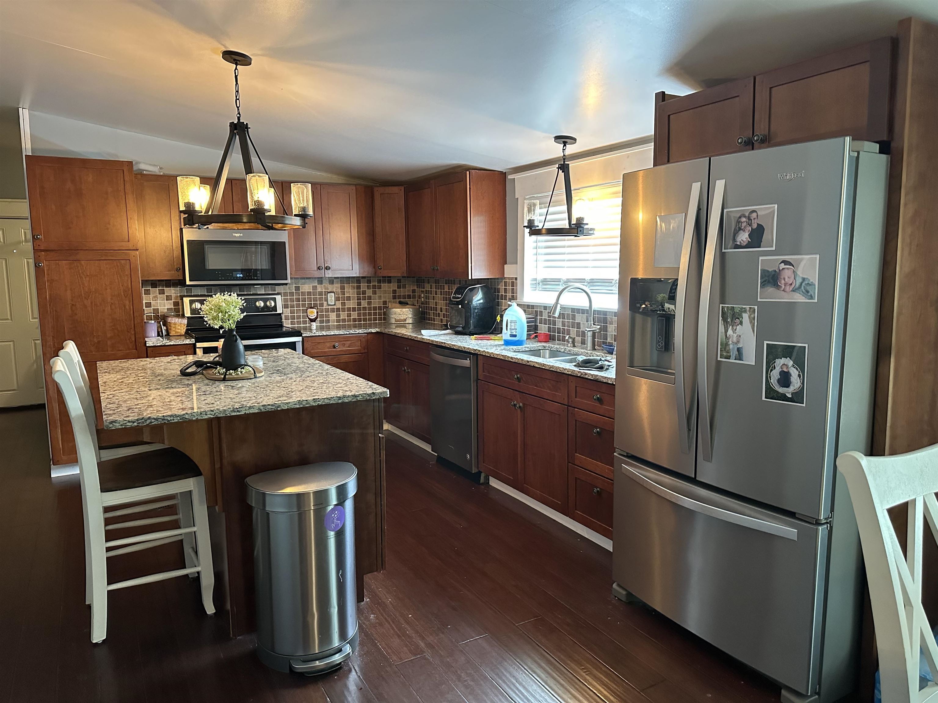 https://zimg.paragon.ice.com/ParagonImages/Property/PH/AABRKY/60432/6/0/0/a631a14e1333f0ba8c767b9400fef381/0/078469005f22c98430a7173f25cccefb/60432-26ebe5eb-812a-4457-bade-151ff4ea7769.JPG