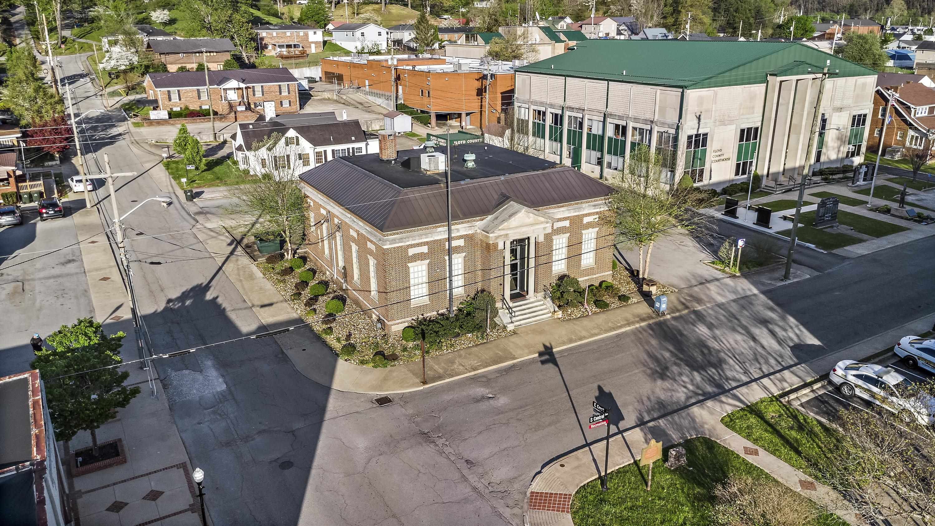 https://zimg.paragon.ice.com/ParagonImages/Property/PH/AABRKY/60444/1/0/0/b2fb85675e66ca8383b524b4b9f9fc7f/0/2d87862fc79dc2924fd90db414585b63/60444-2e84faa0-249f-4c53-a685-9494974a6009.JPG