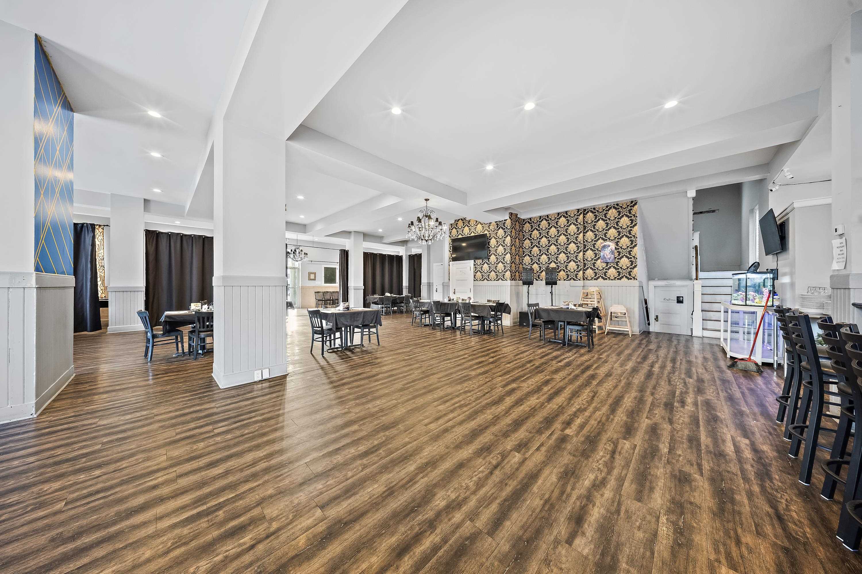 https://zimg.paragon.ice.com/ParagonImages/Property/PH/AABRKY/60444/13/0/0/2594831df55471e2f387364bb49f6d01/0/2d87862fc79dc2924fd90db414585b63/60444-2adbf6e1-5880-4b68-aca7-8a61e22e8515.JPG