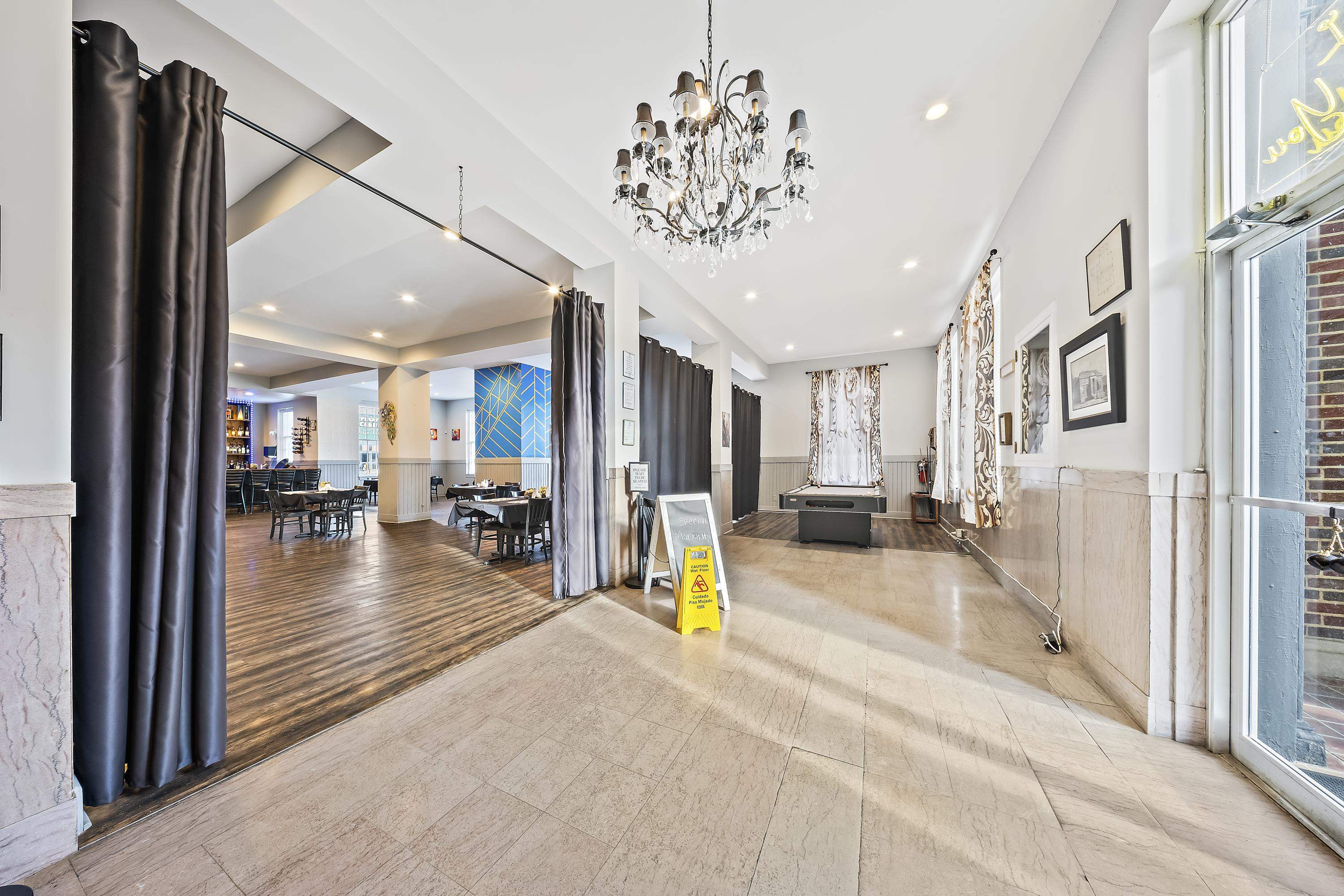 https://zimg.paragon.ice.com/ParagonImages/Property/PH/AABRKY/60444/6/0/0/71b847f272917d2ced62f1985e22794b/0/2d87862fc79dc2924fd90db414585b63/60444-a2e39cf6-2ac4-4aaf-b247-a9c24bcb6ae6.JPG