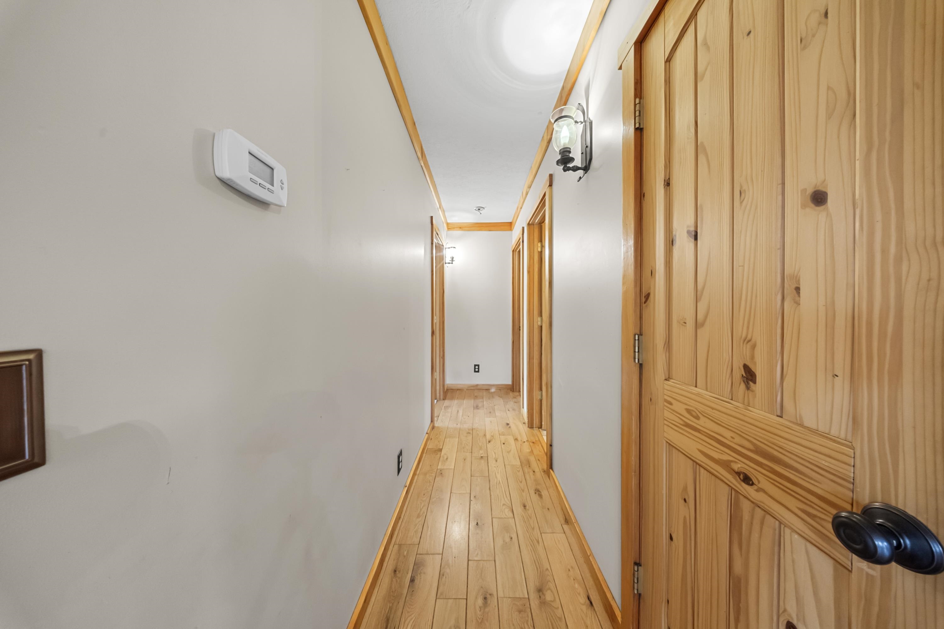 https://zimg.paragon.ice.com/ParagonImages/Property/PH/AABRKY/60450/12/0/0/0e79d478681d2408c92a61ecb5e878b7/0/4564ad08d0564877ea216dada237b198/60450-e8c34507-c9ae-4557-bf7a-1dce3d6153f9.JPG