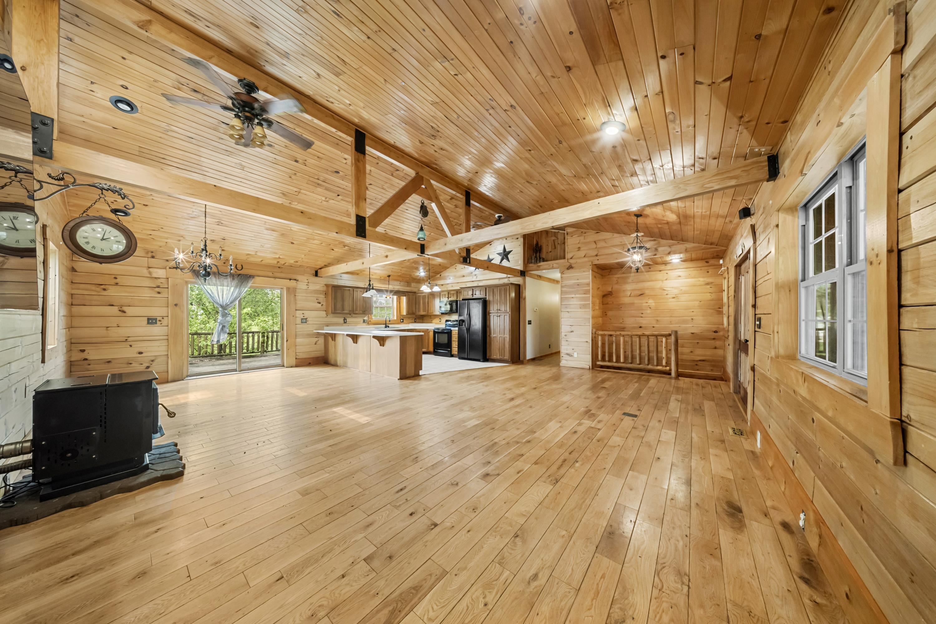 https://zimg.paragon.ice.com/ParagonImages/Property/PH/AABRKY/60450/5/0/0/2ca64b8f1442604161bfa6ca1bd83d85/0/4564ad08d0564877ea216dada237b198/60450-3bbc8533-f24f-4c03-aa98-a38a5f8de9ce.JPG