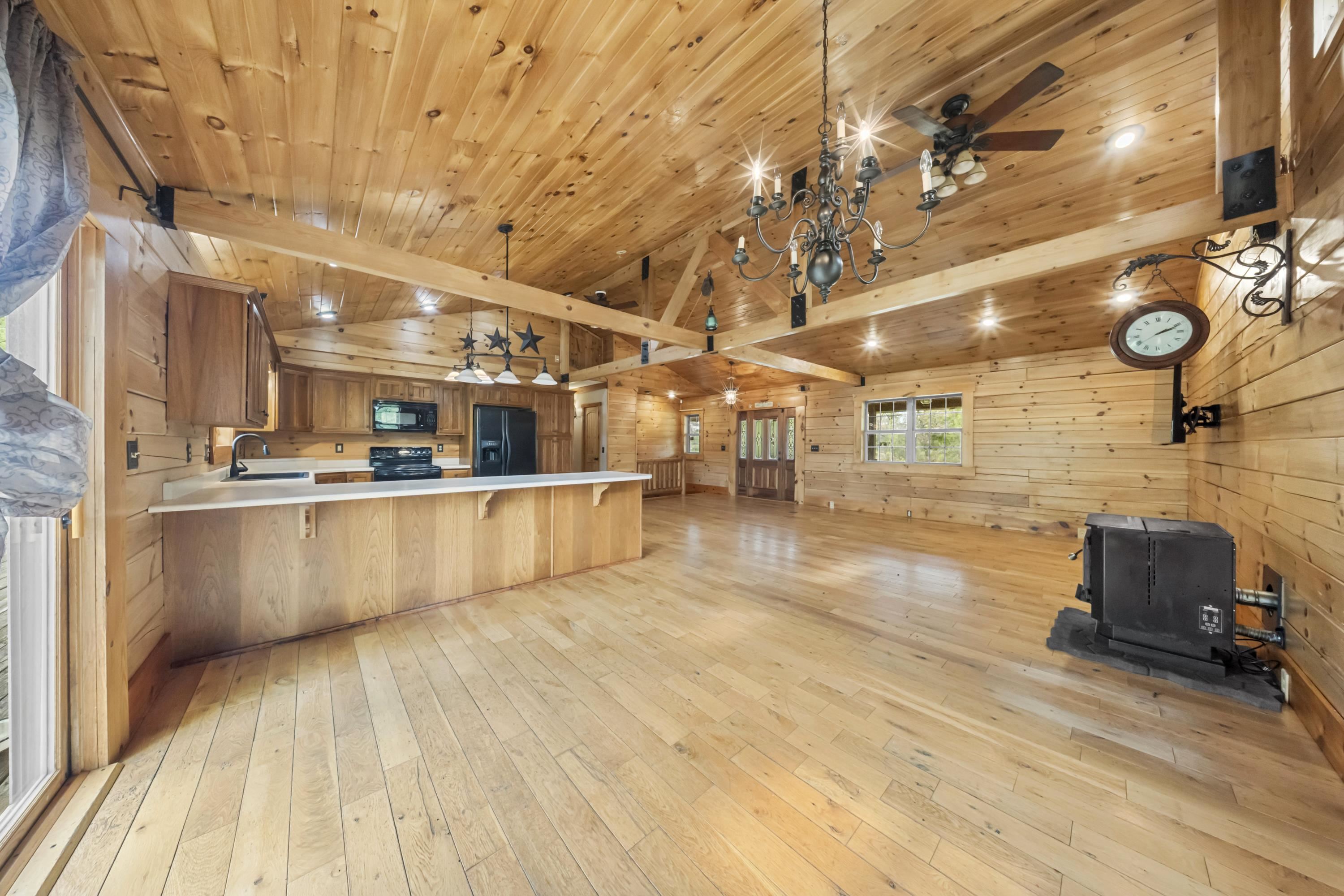 https://zimg.paragon.ice.com/ParagonImages/Property/PH/AABRKY/60450/7/0/0/595fd17aeb8e8932ba23741b54d194bc/0/4564ad08d0564877ea216dada237b198/60450-f48d7887-ed98-4a26-855d-995637b93cad.JPG