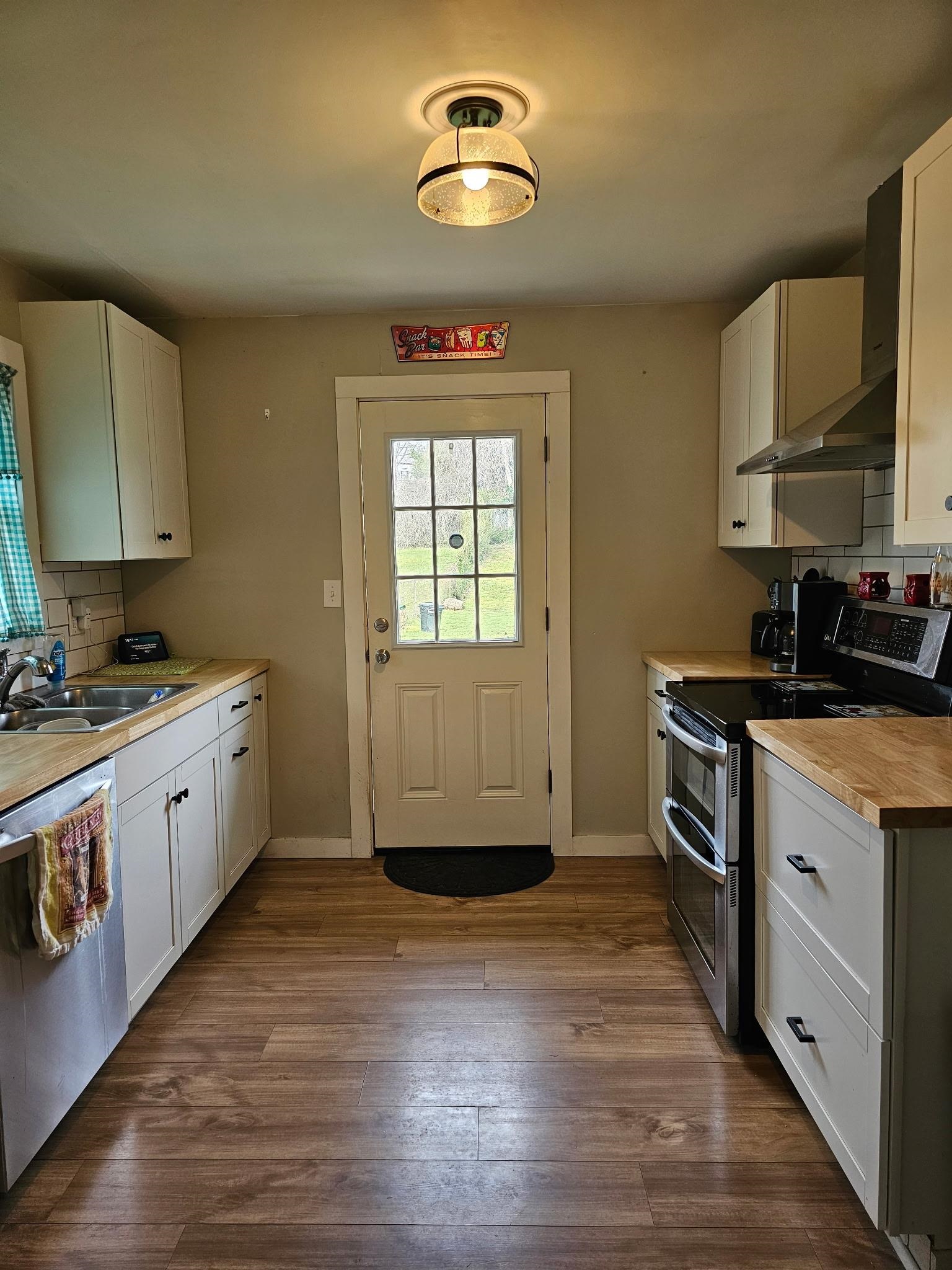 https://zimg.paragon.ice.com/ParagonImages/Property/PH/AABRKY/60458/12/0/0/e1433ea8c0bd41bd207a0565c6e075dc/0/2f4eeeda0a4e54198cd75b40043b8a9f/60458-e4dcbdeb-d7d9-456e-8b73-5f43f6a8494a.JPG