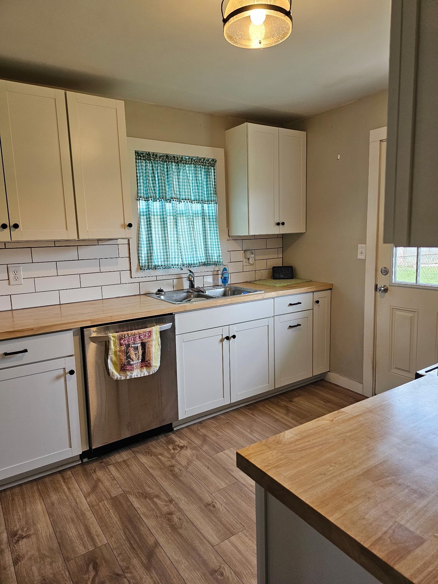 https://zimg.paragon.ice.com/ParagonImages/Property/PH/AABRKY/60458/13/0/0/a9772370047cd3d06a2967ff8bdeb566/0/2f4eeeda0a4e54198cd75b40043b8a9f/60458-9be651a6-c62f-473b-a064-0f9b4f2da07e.JPG