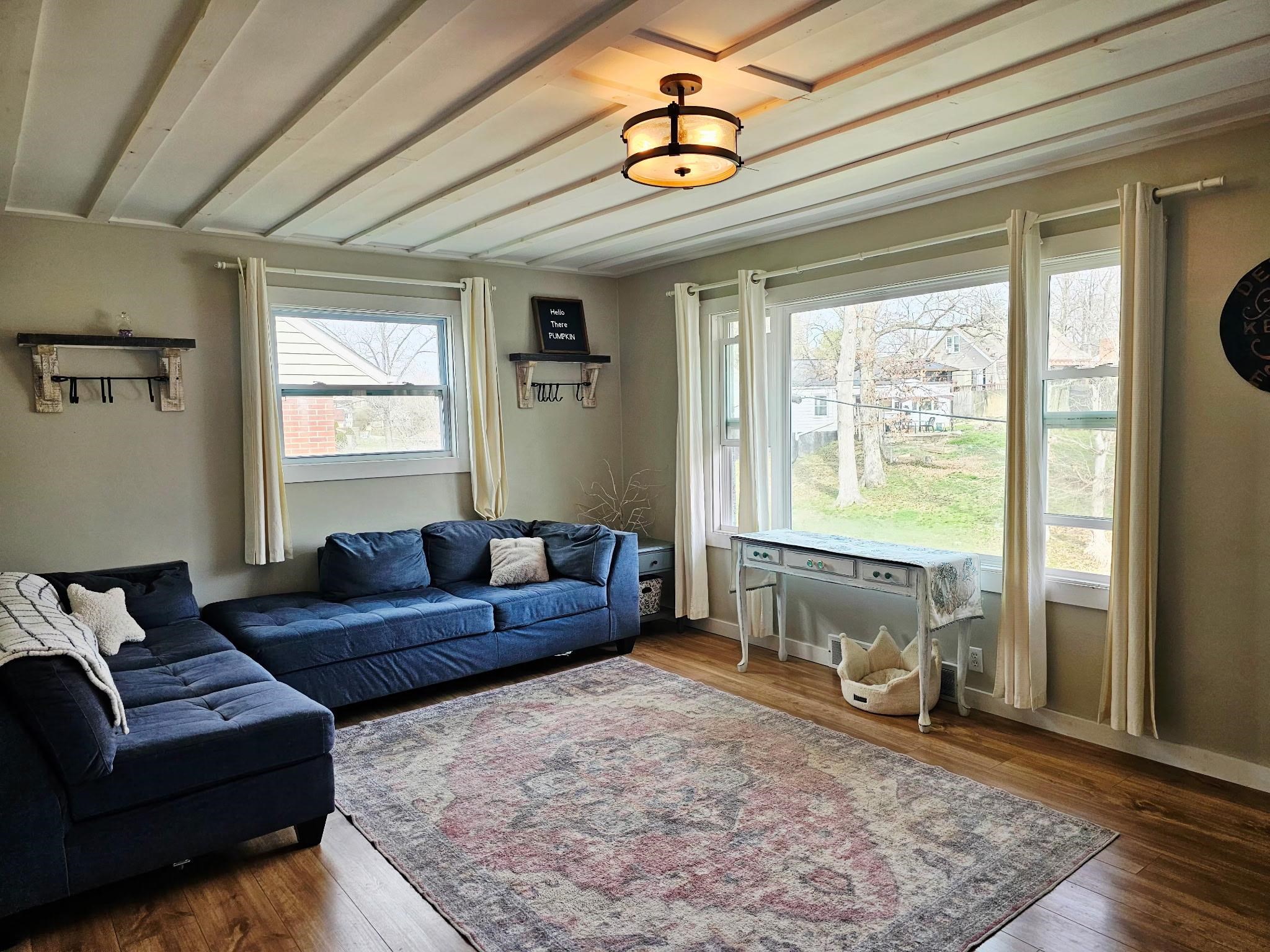 https://zimg.paragon.ice.com/ParagonImages/Property/PH/AABRKY/60458/2/0/0/6ba6c9387968db303fde5398daba53fb/0/2f4eeeda0a4e54198cd75b40043b8a9f/60458-1e3f73b3-12cd-424c-a424-5f6d30795bbd.JPG